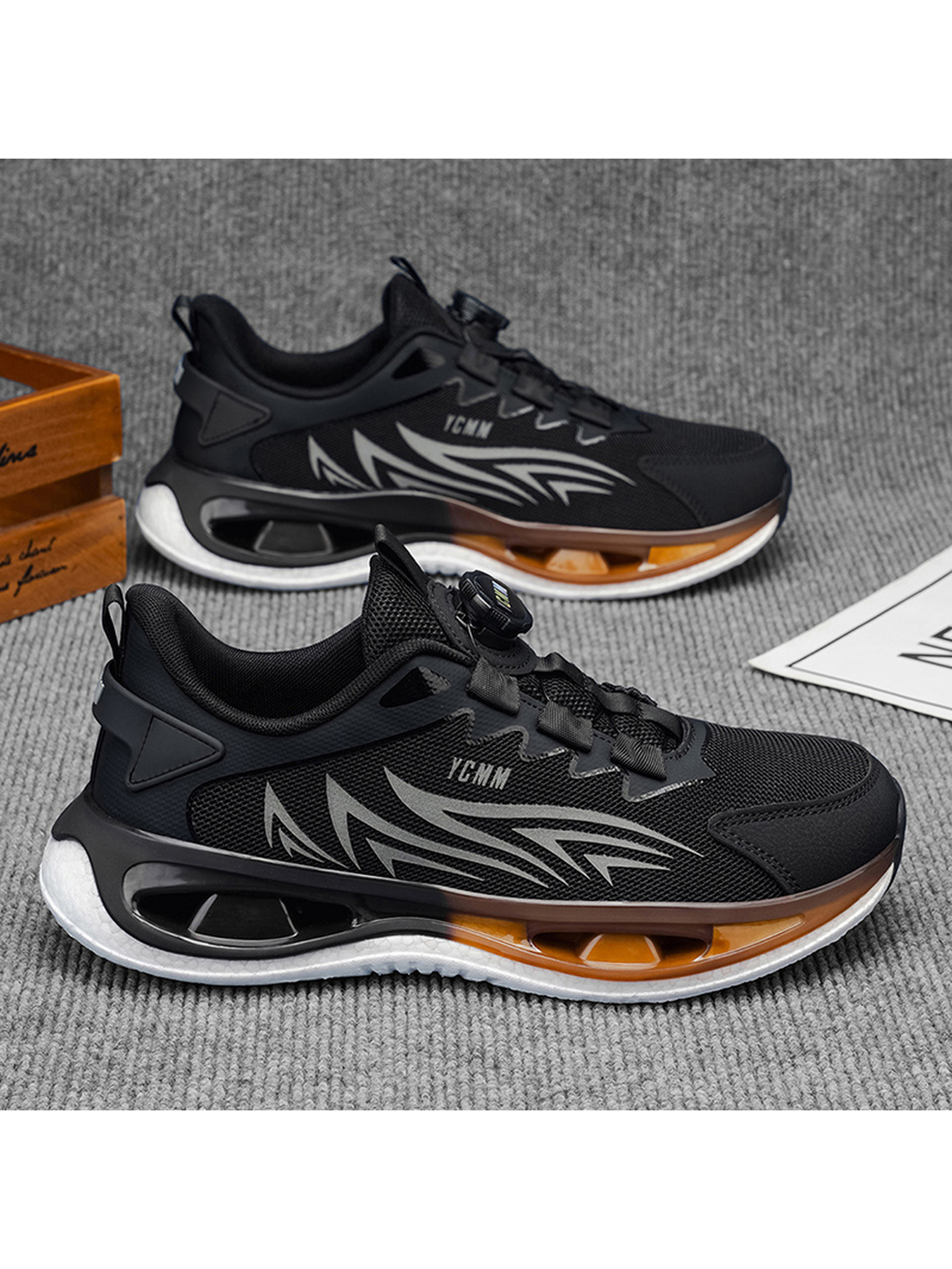 Men Breathable Wide-Fit Sports Sneakers