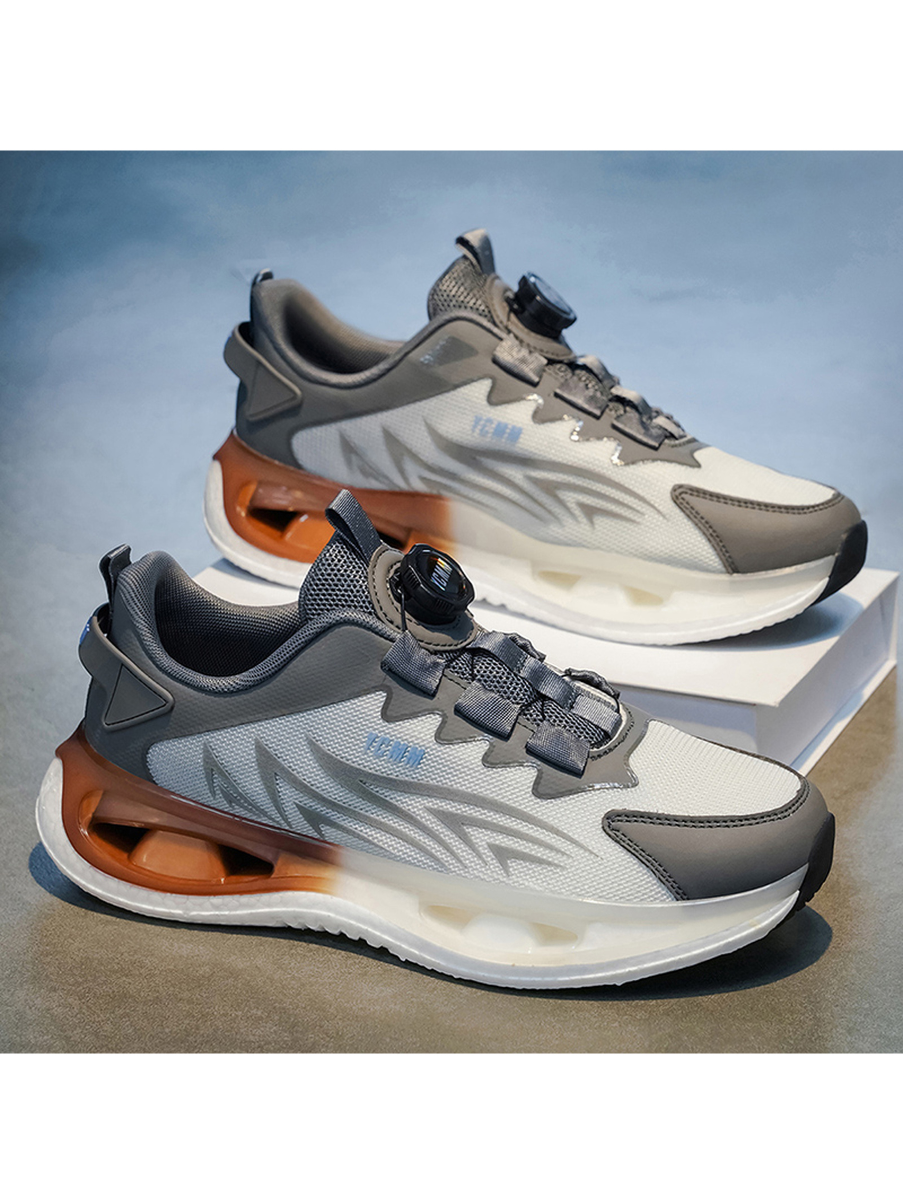 Men Breathable Wide-Fit Sports Sneakers