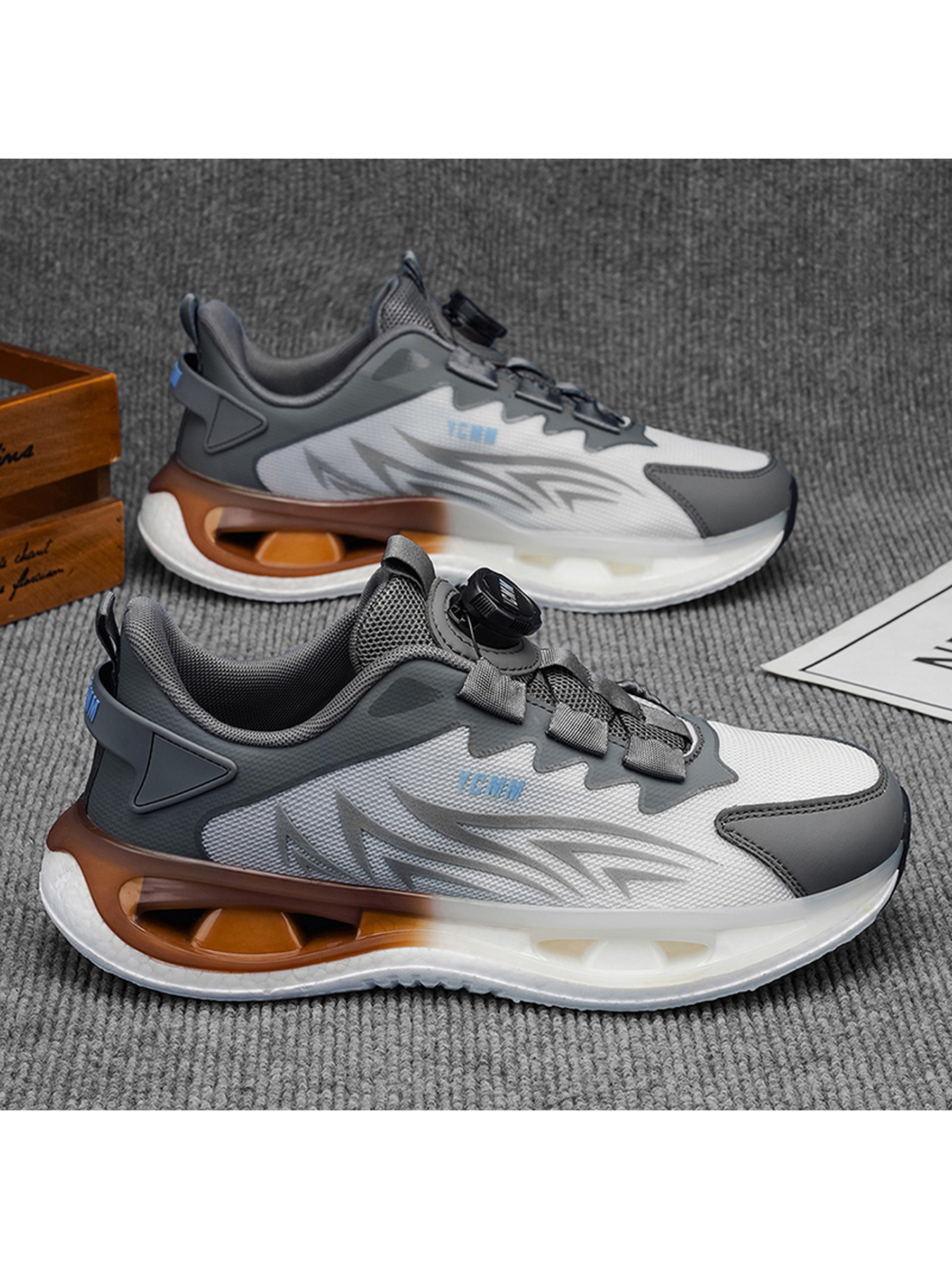 Men Breathable Wide-Fit Sports Sneakers