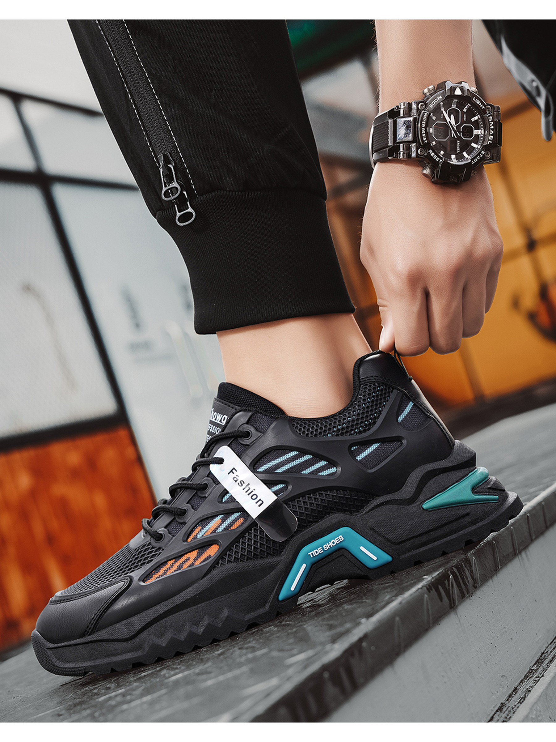 Men Colorblock Lace-Up Sports Sneakers