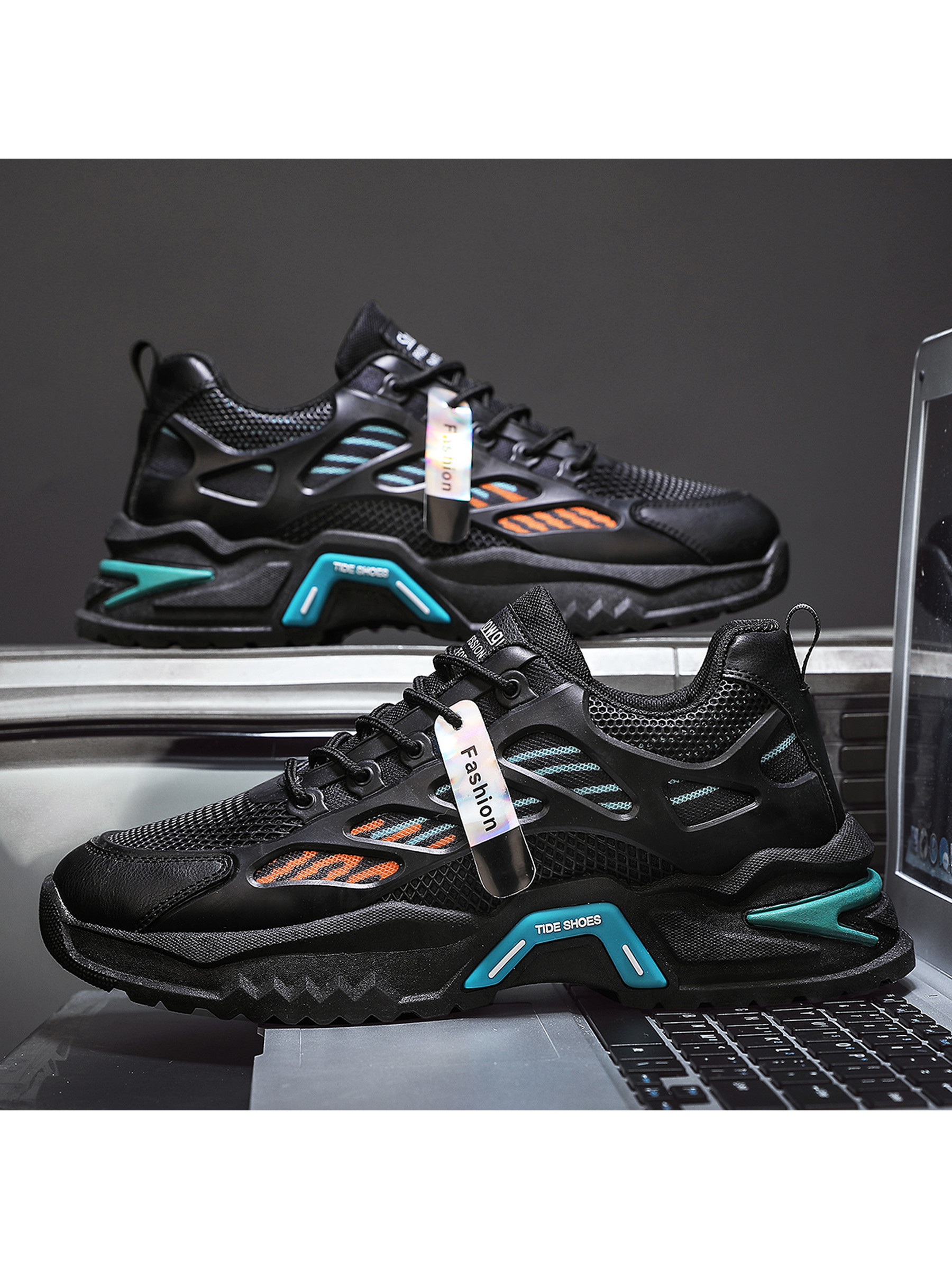 Men Colorblock Lace-Up Sports Sneakers