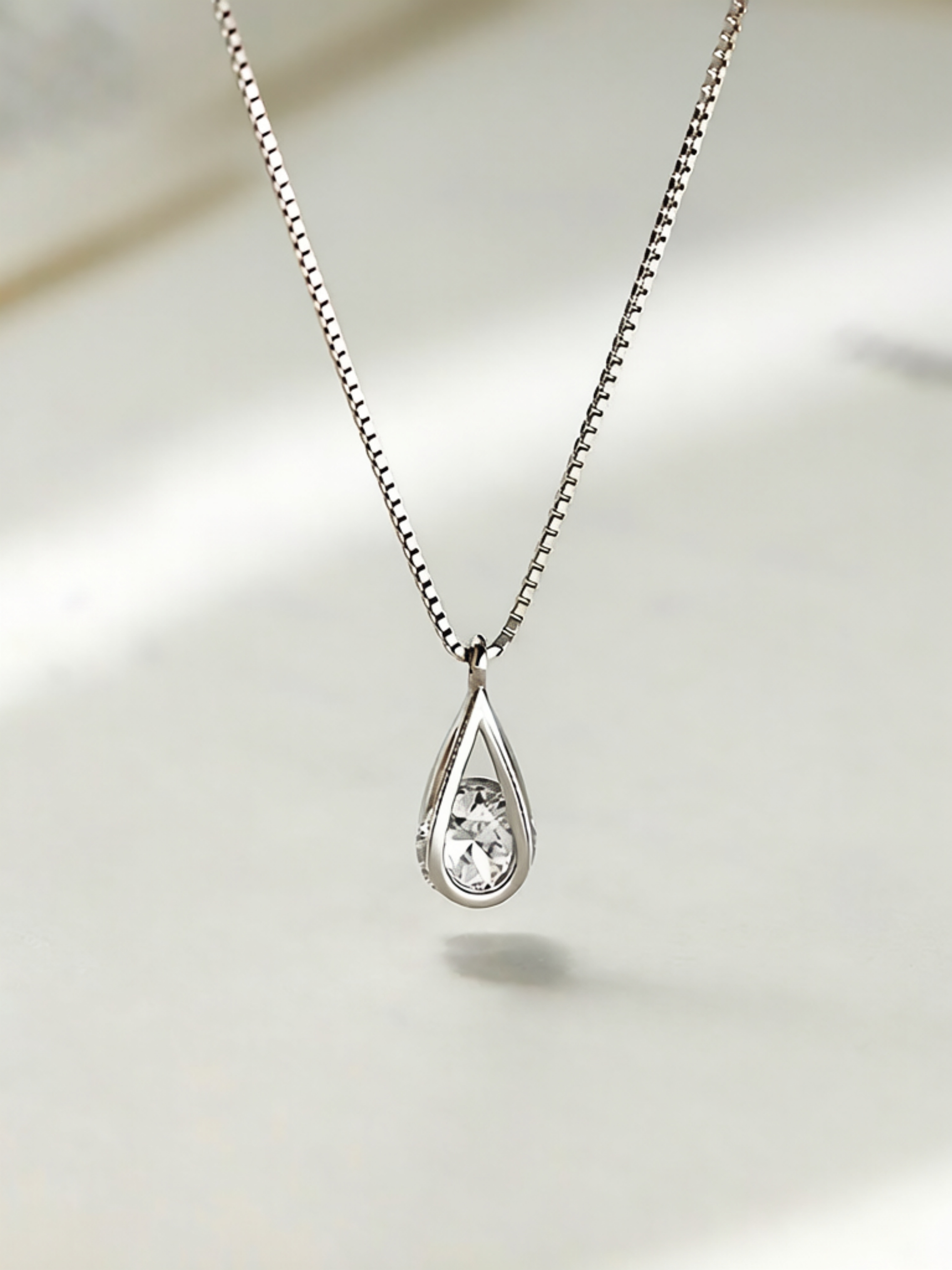 Silver Teardrop Pendant Necklace