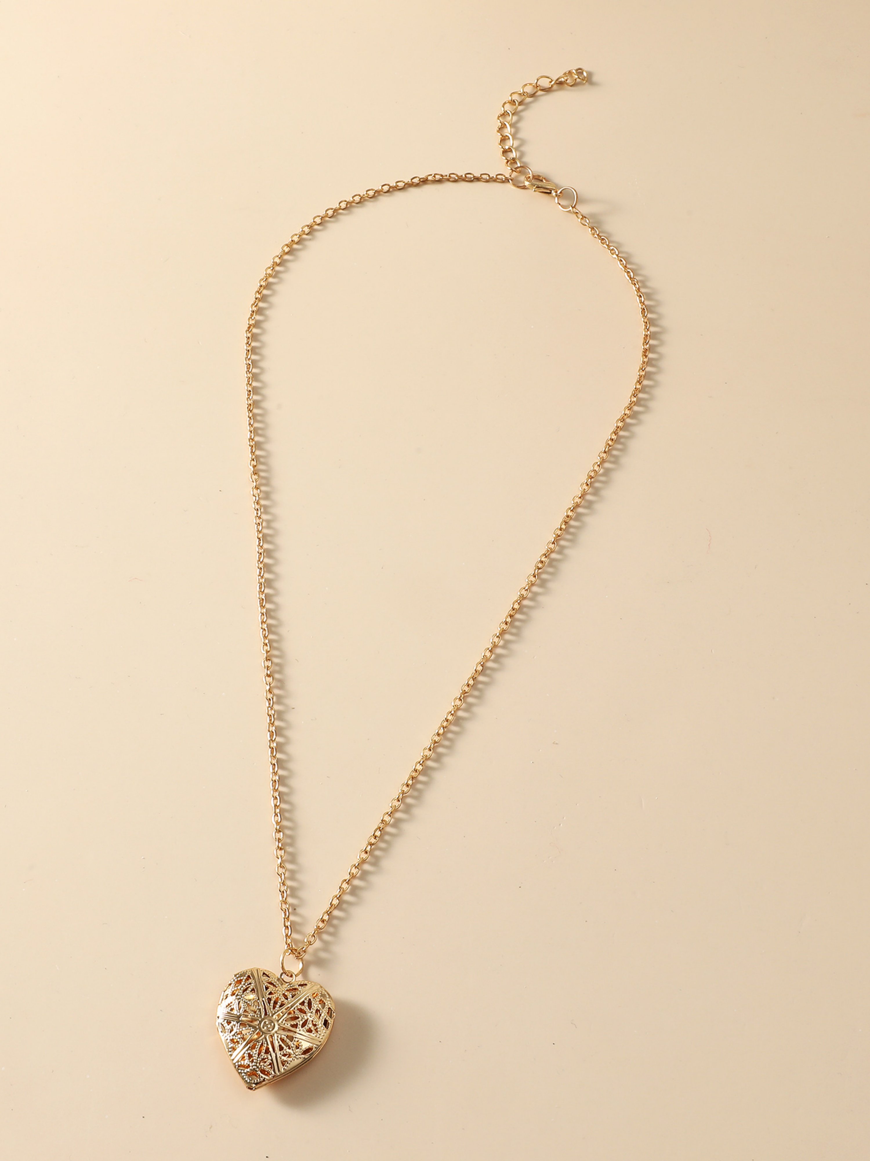 Gold Filigree Heart Pendant Necklace