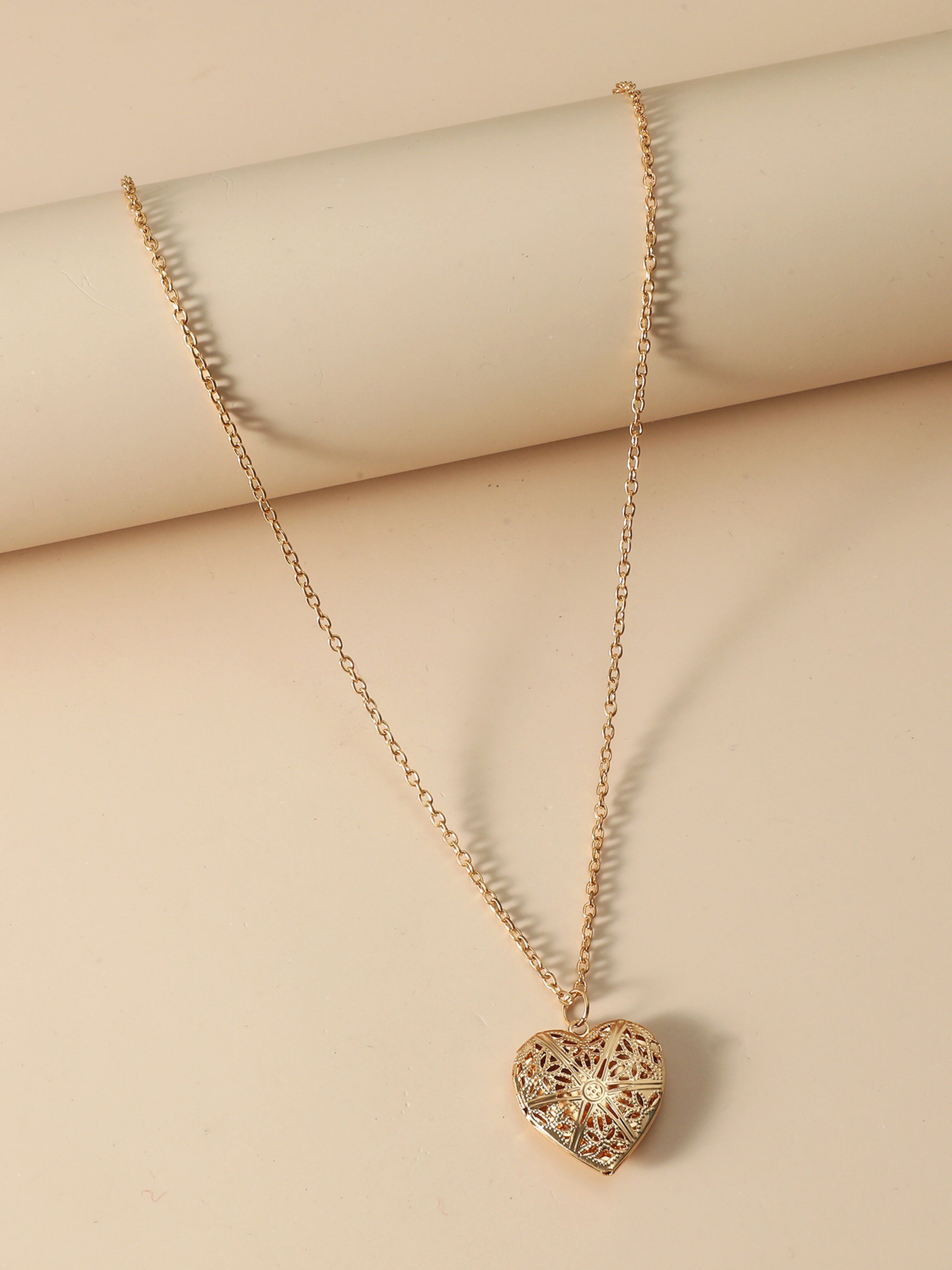 Gold Filigree Heart Pendant Necklace