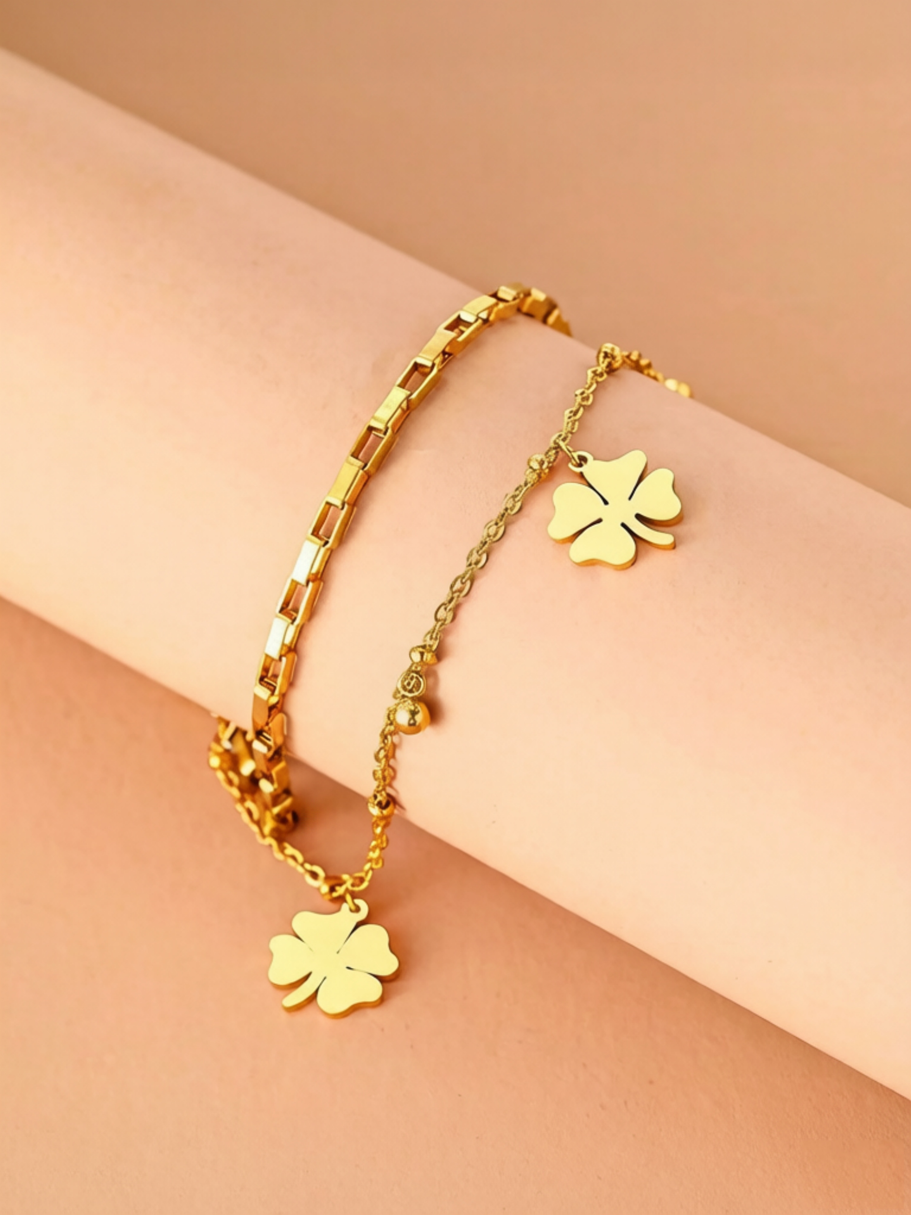 Golden Clover Charm Bracelet for Women - Casual Everyday Style.