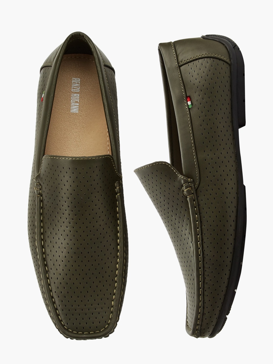 Men Textured Loafers