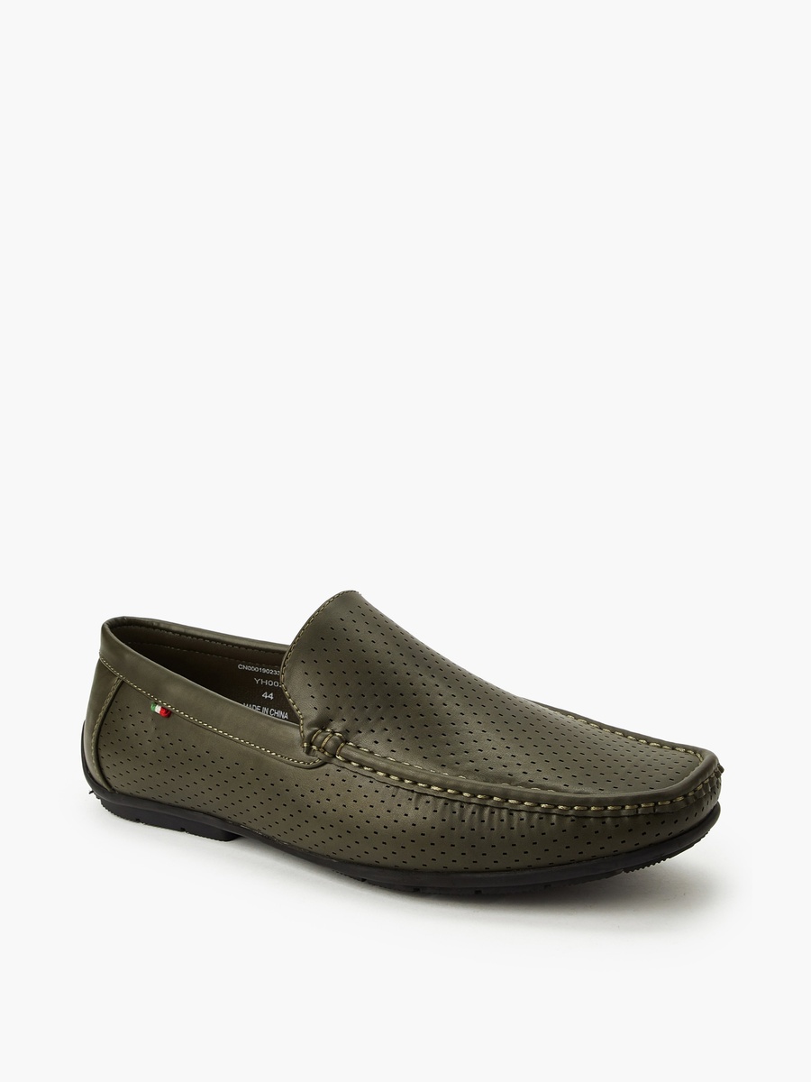Men Textured Loafers