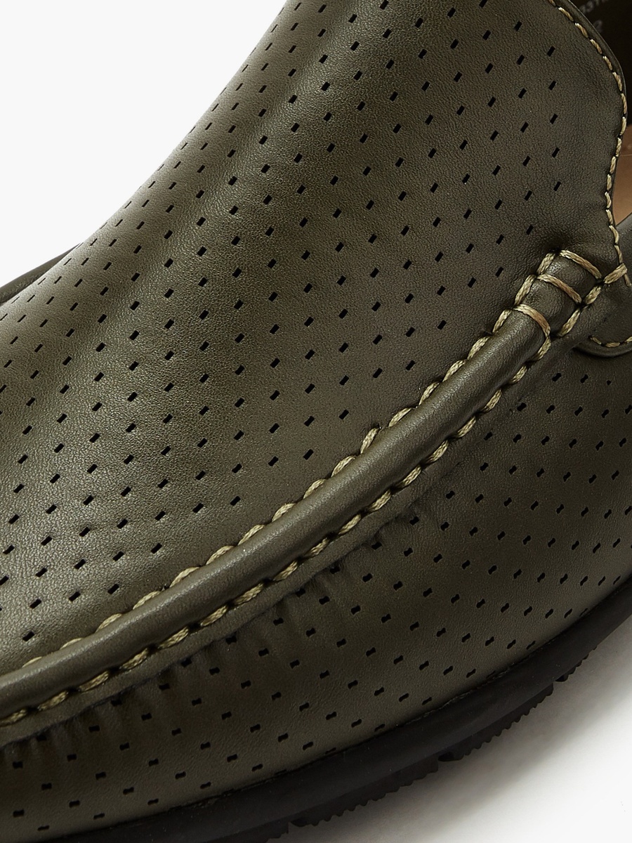 Men Textured Loafers