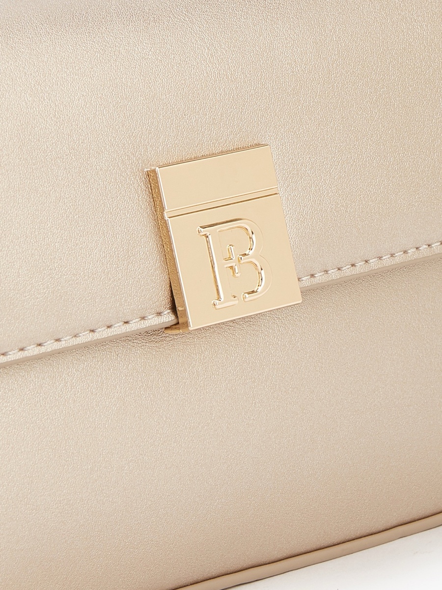 Solid Crossbody Bag with Magnetic Clasp Closure