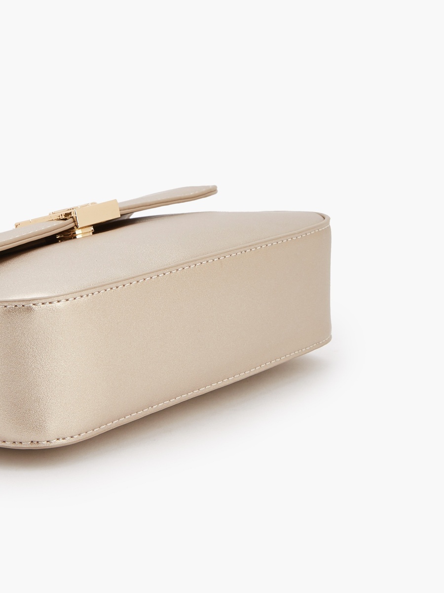 Solid Crossbody Bag with Magnetic Clasp Closure