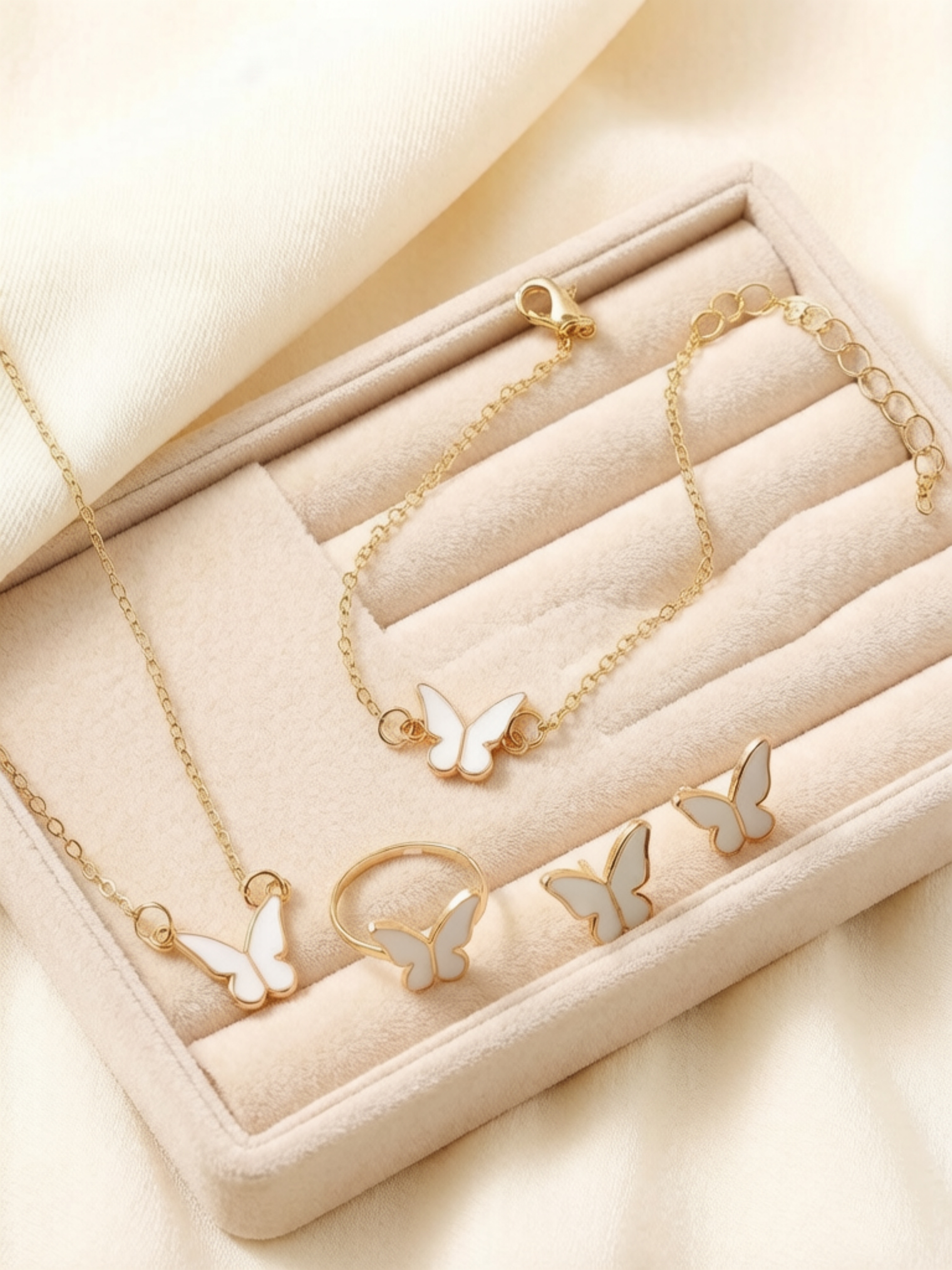 Golden Butterfly Charm Jewelry Set (4-Piece).