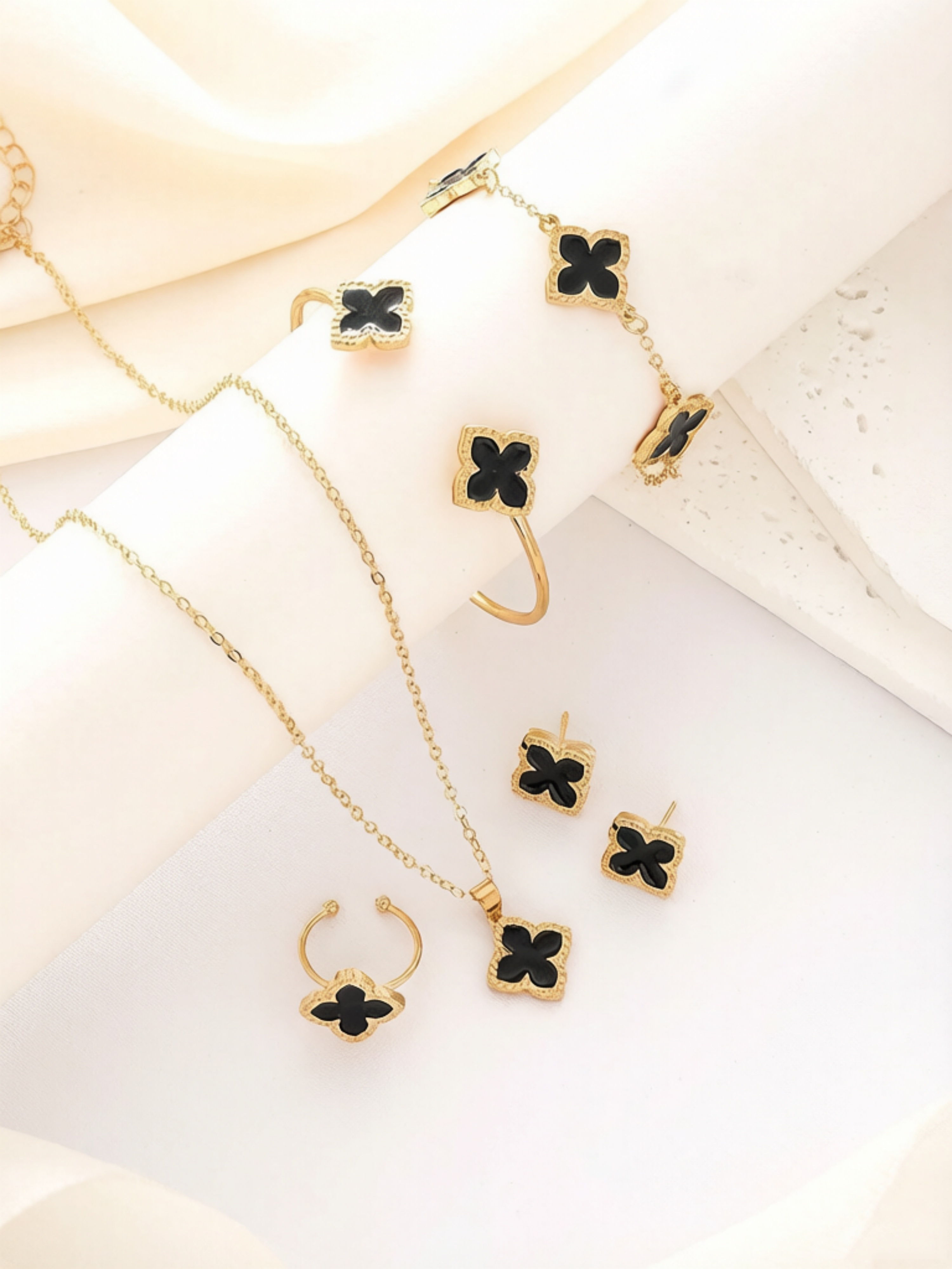 Gold Four-Leaf Clover Jewelry Set (5-Piece).