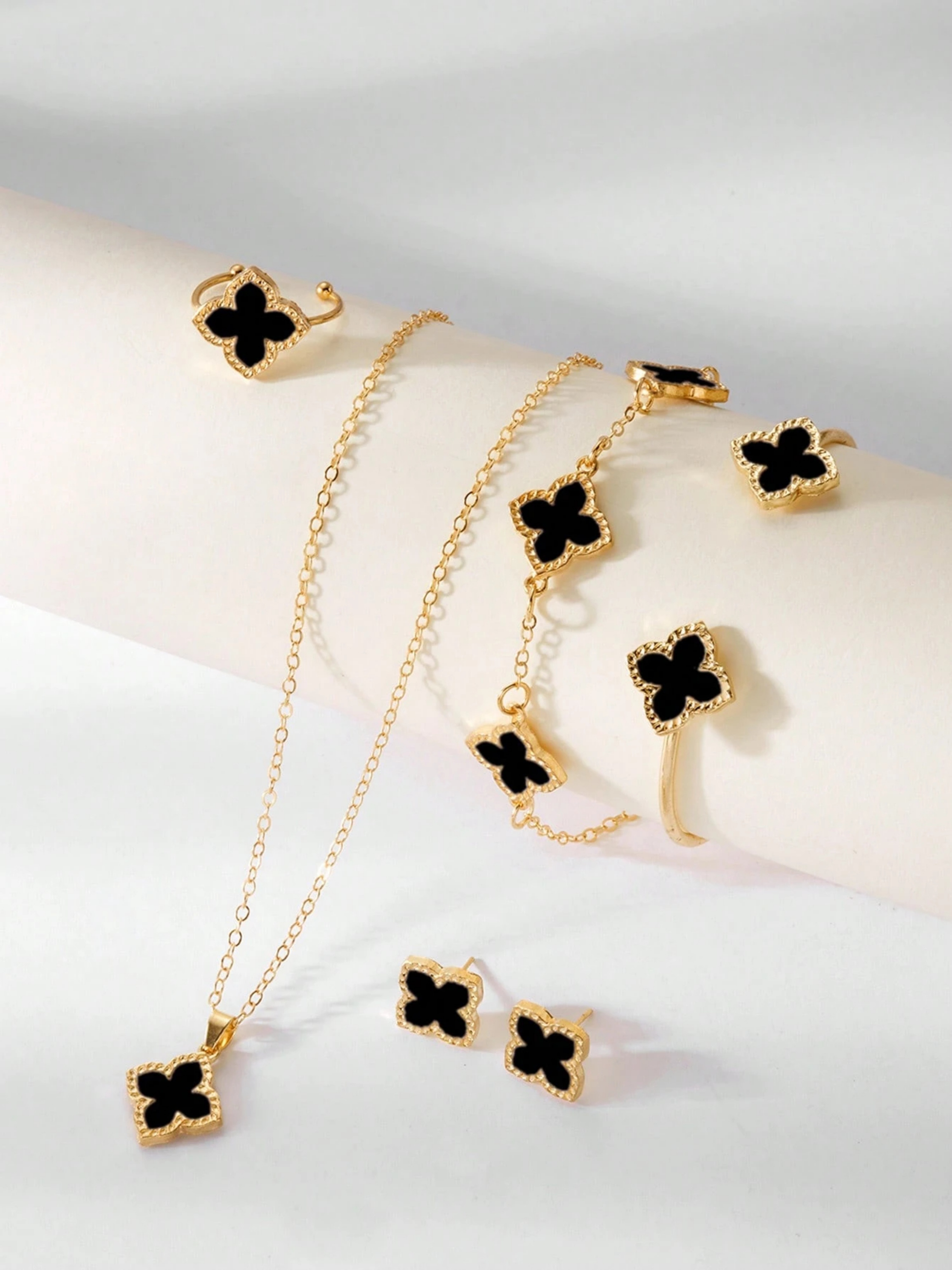 Gold Four-Leaf Clover Jewelry Set (5-Piece).