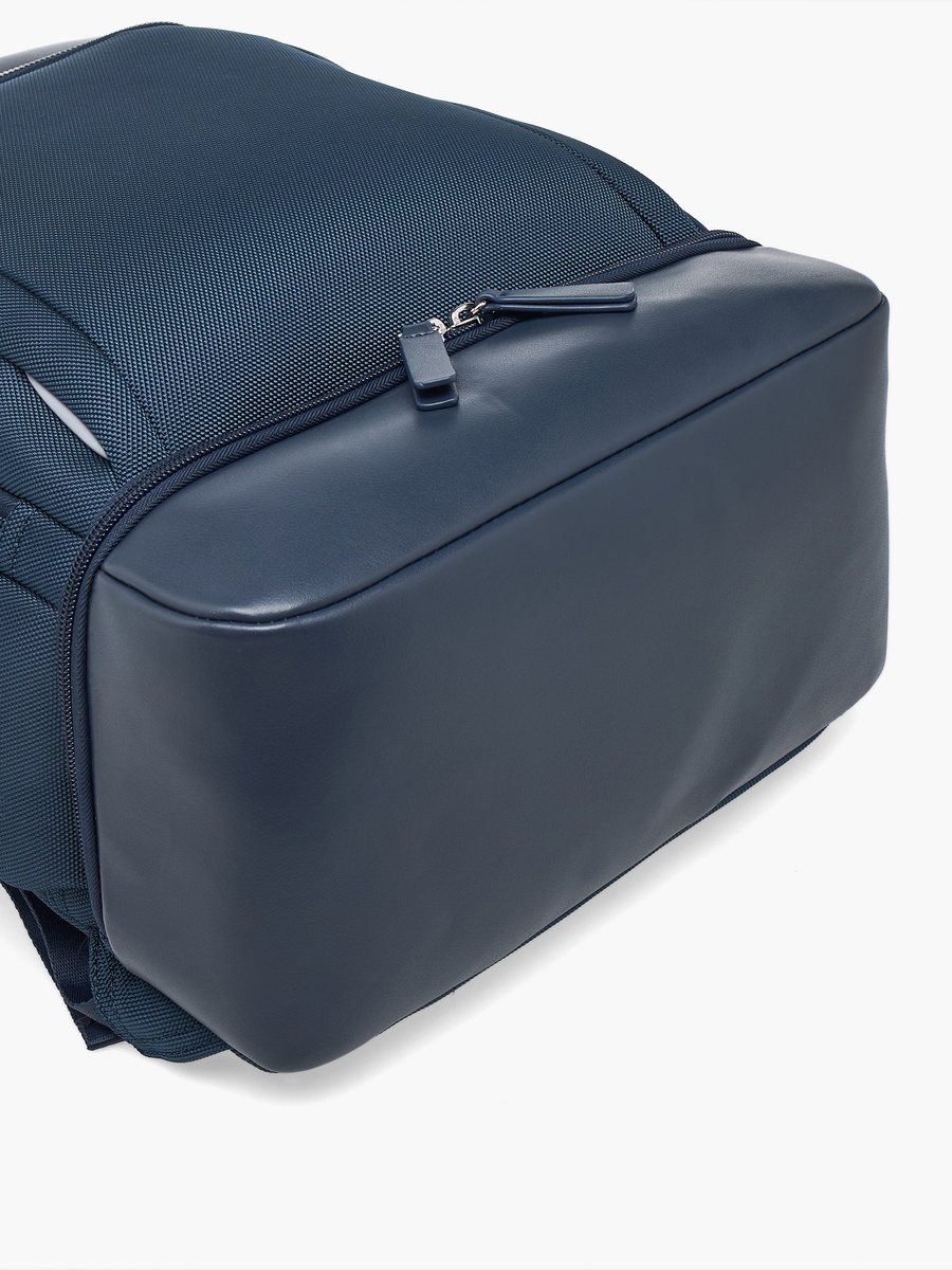 Men Textured Backpack