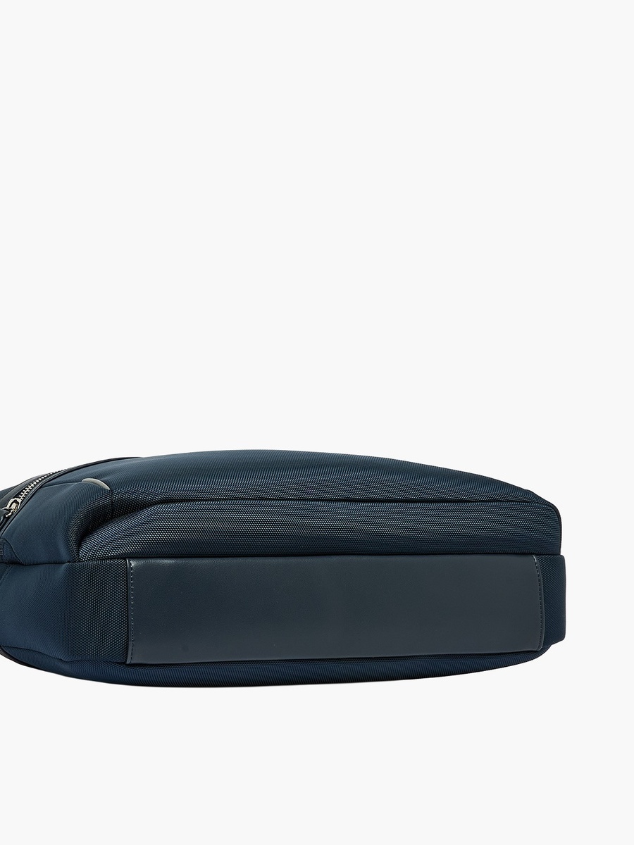 Men Textured Laptop Bag