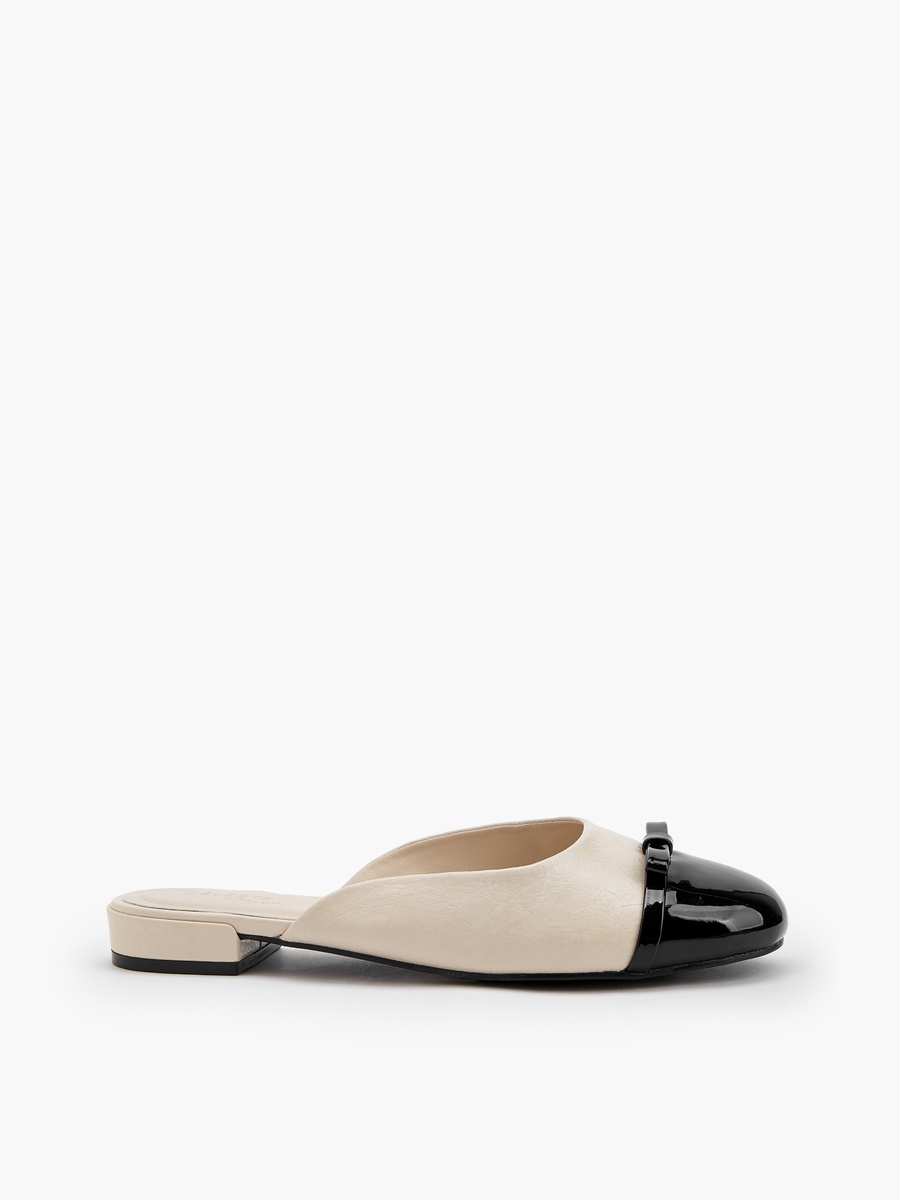 Women Crinkle Textured Mules