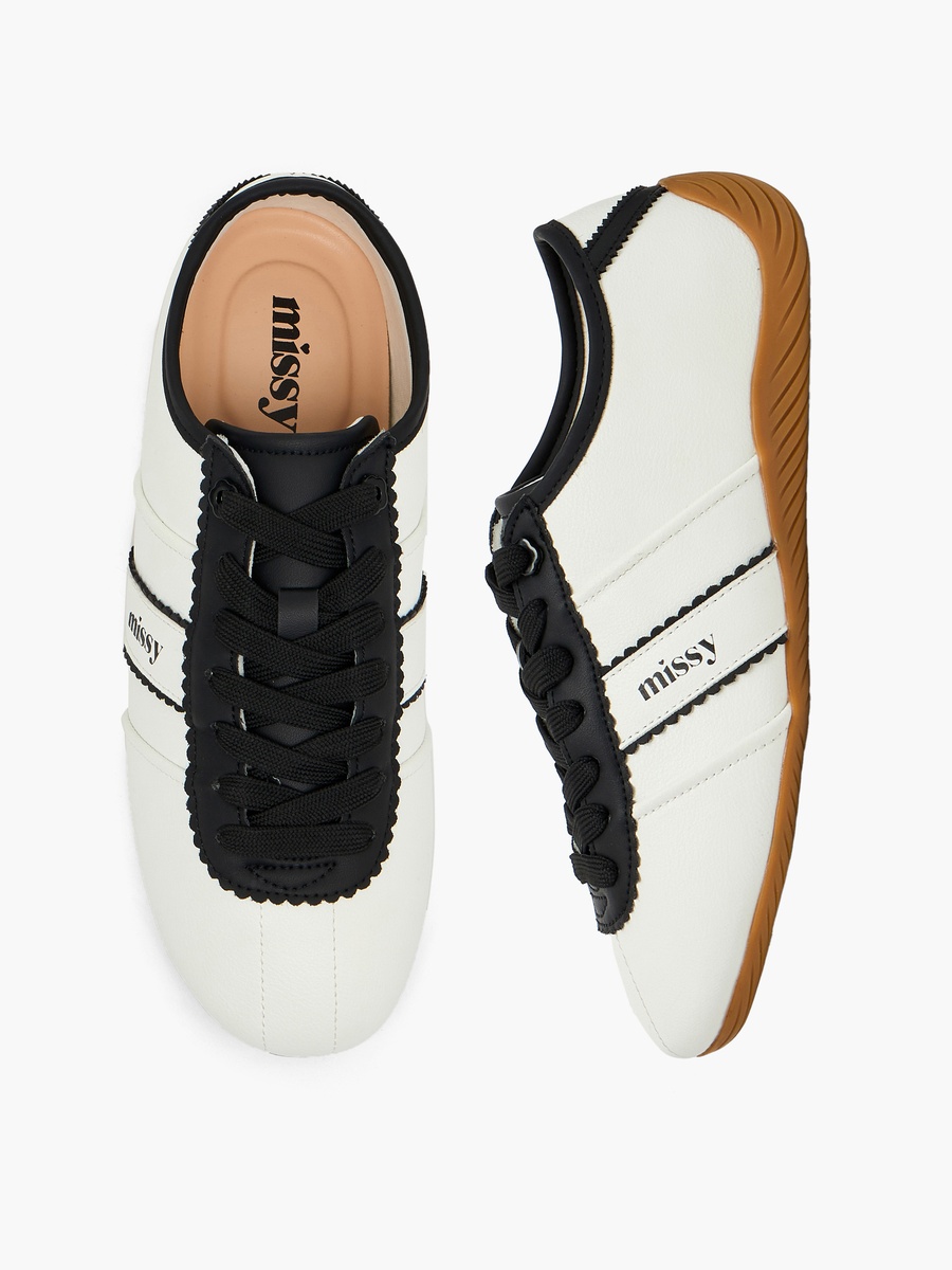 Women Scallop Trim Lace-Up Ankle Sneakers