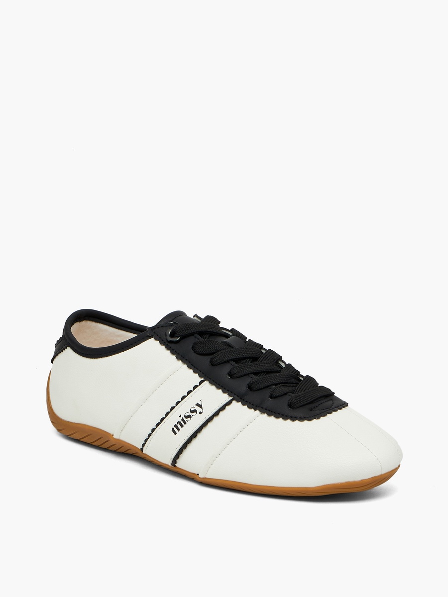 Women Scallop Trim Lace-Up Ankle Sneakers