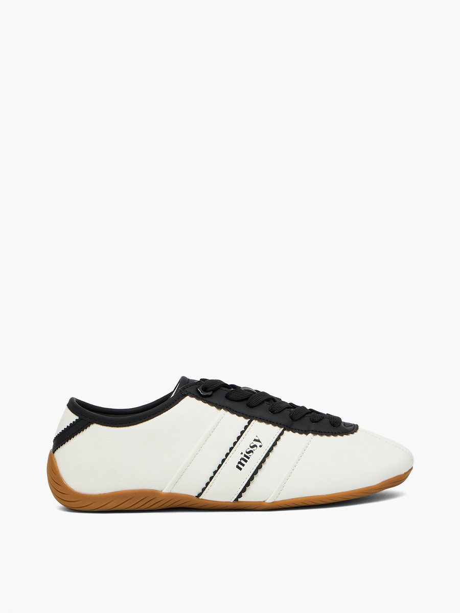 Women Scallop Trim Lace-Up Ankle Sneakers