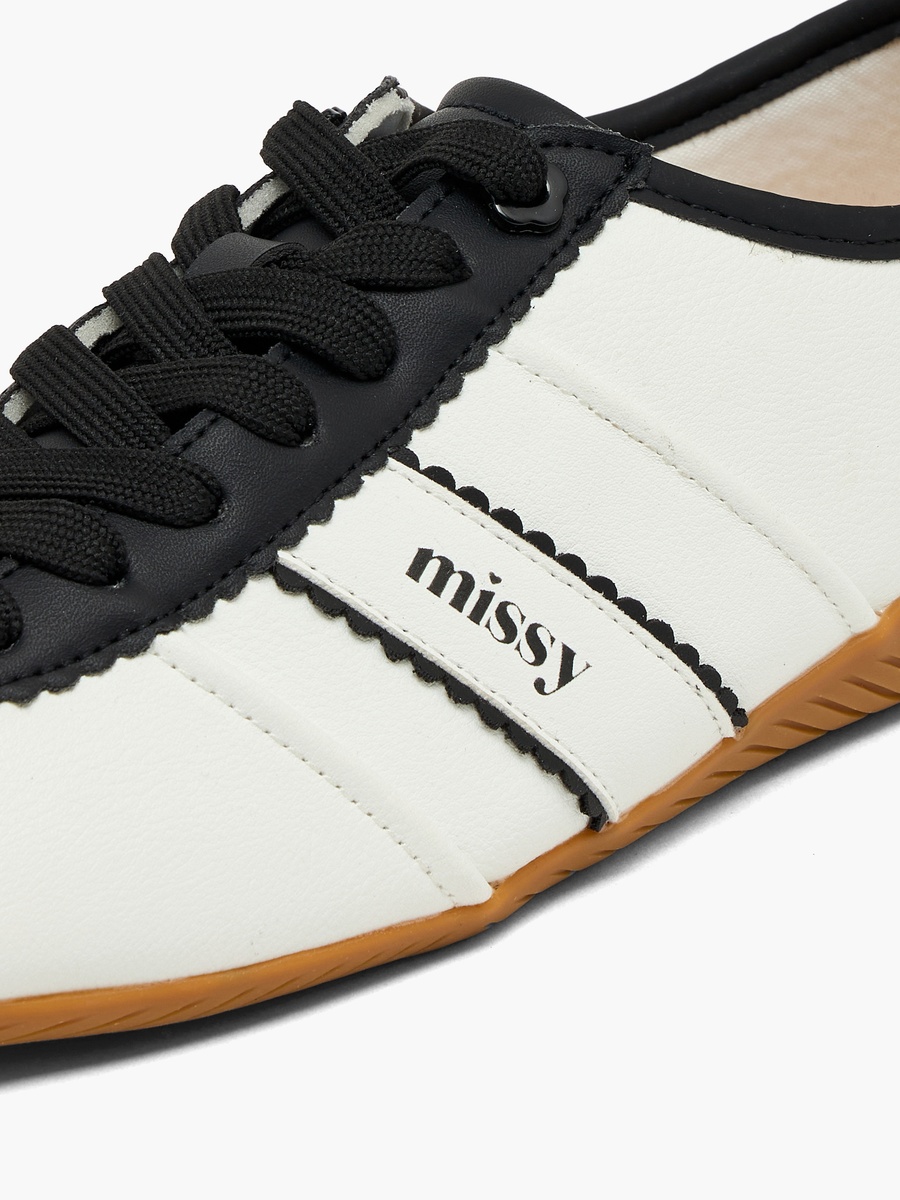 Women Scallop Trim Lace-Up Ankle Sneakers