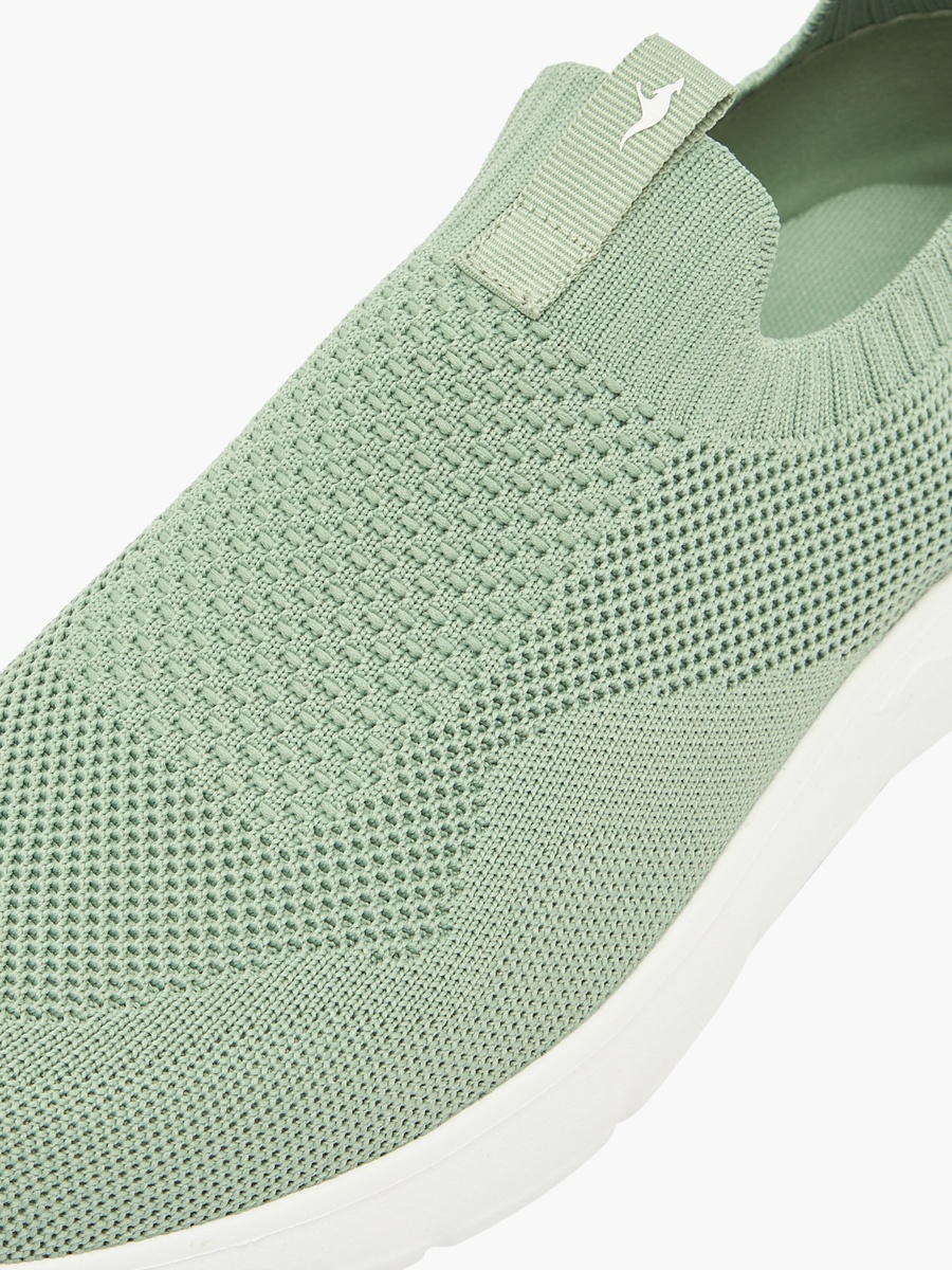 Women Slip-On Sports Shoes