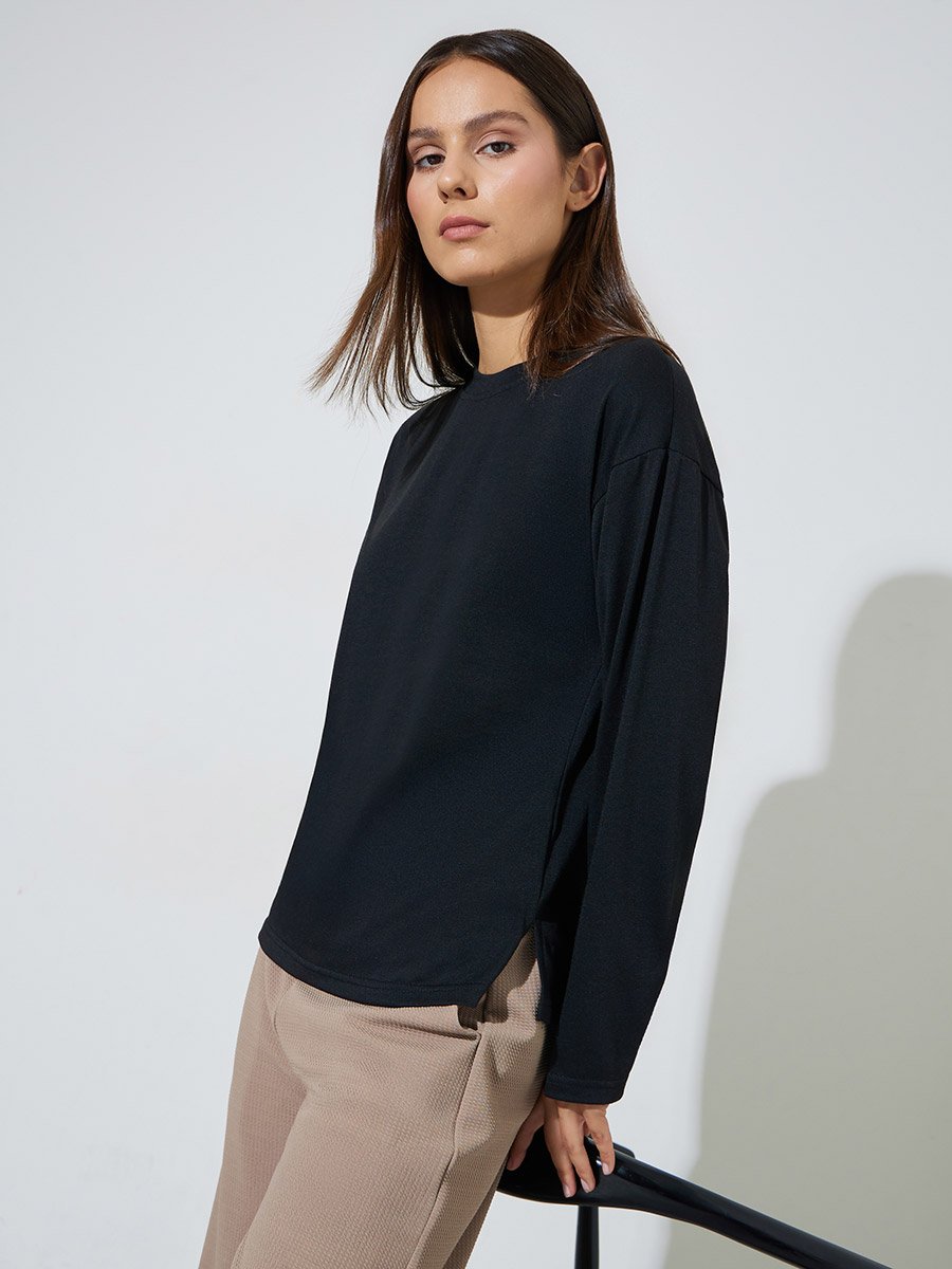 Black Solid Side Slit Long Sleeves Regular Fit T-Shirt