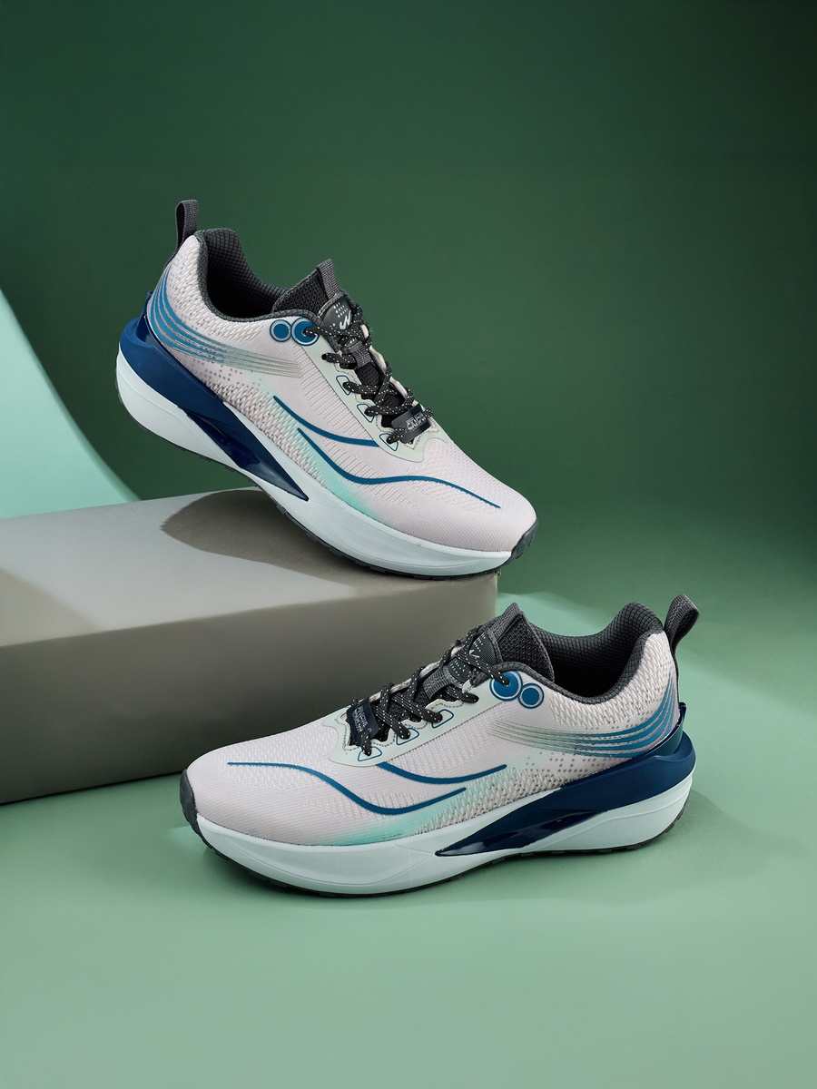 Men Light Grey Juniper Bubble Yoga Max Lace-Up Running Shoes