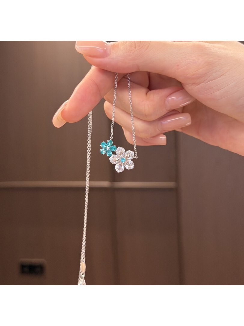 Silver Tone Flower Pendant Necklace