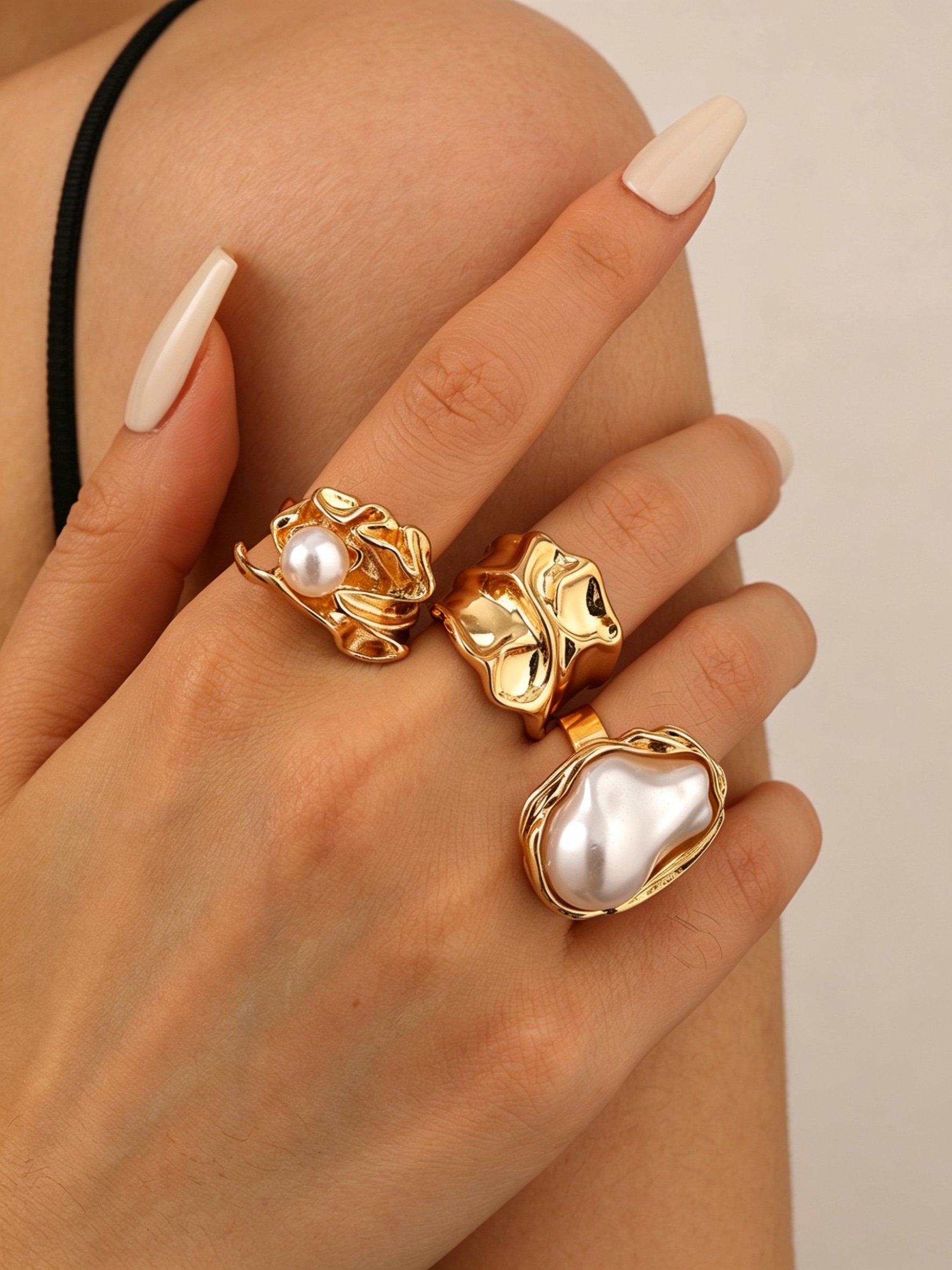 Gold Plated Pearl and Hammered Rings Set - 3 Pcs