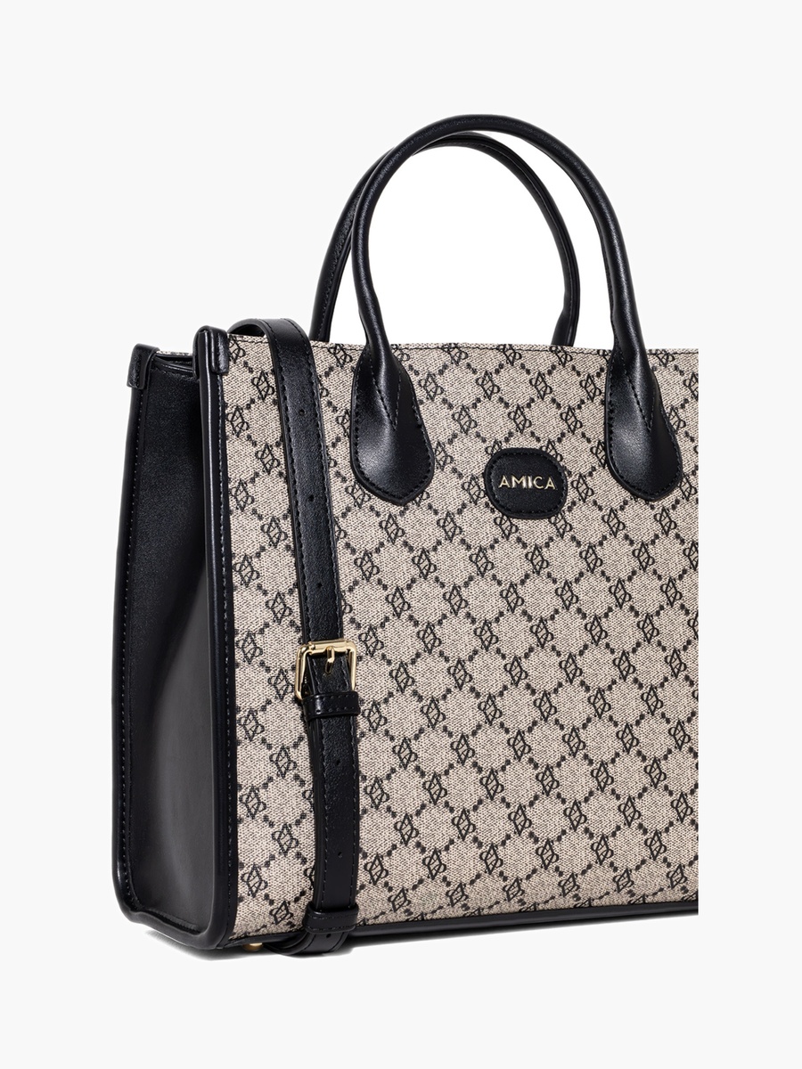 شنطة توت قماشية بنقشة مونوغرام