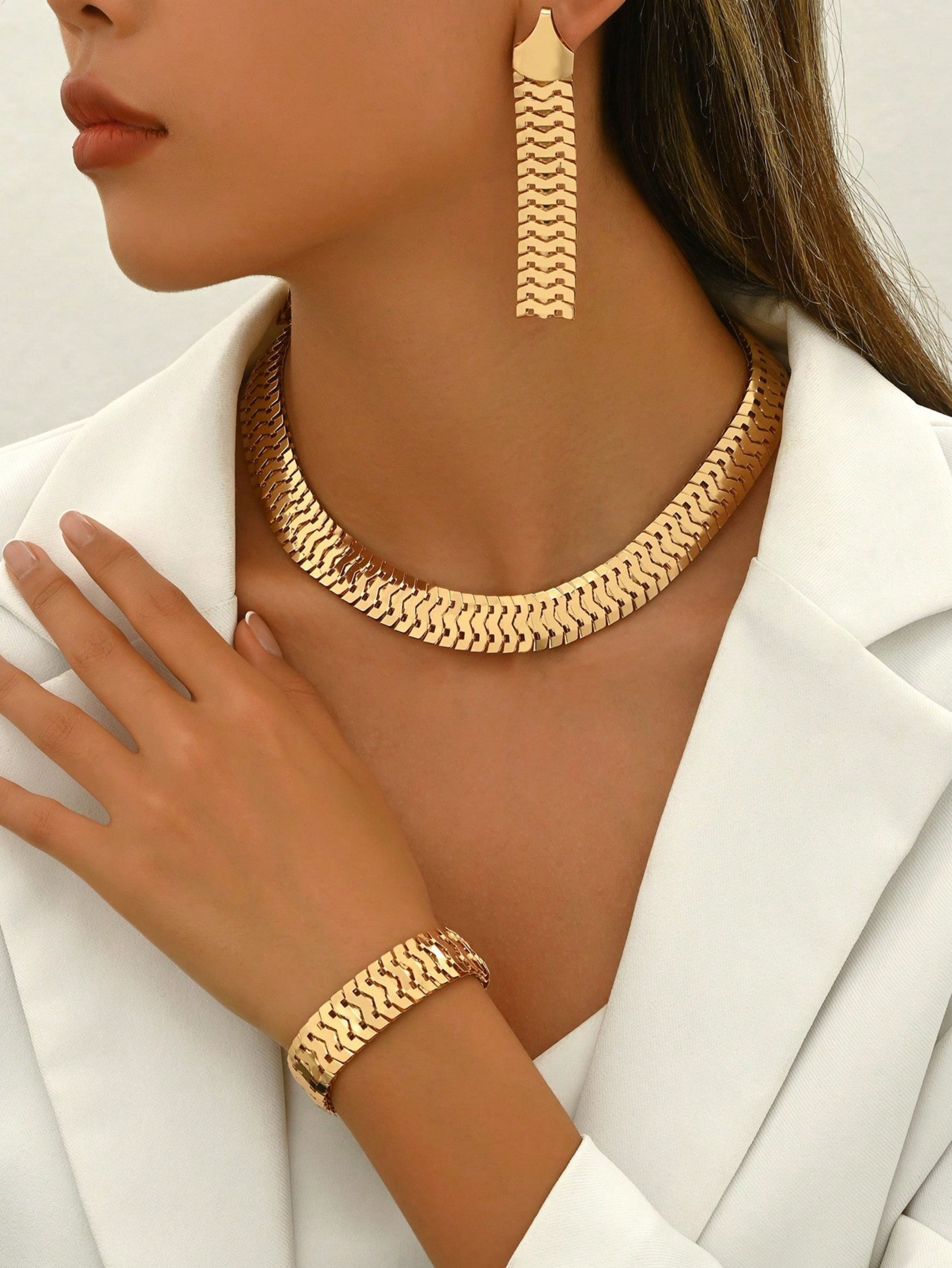 Gold Textured Choker and Bracelet Set