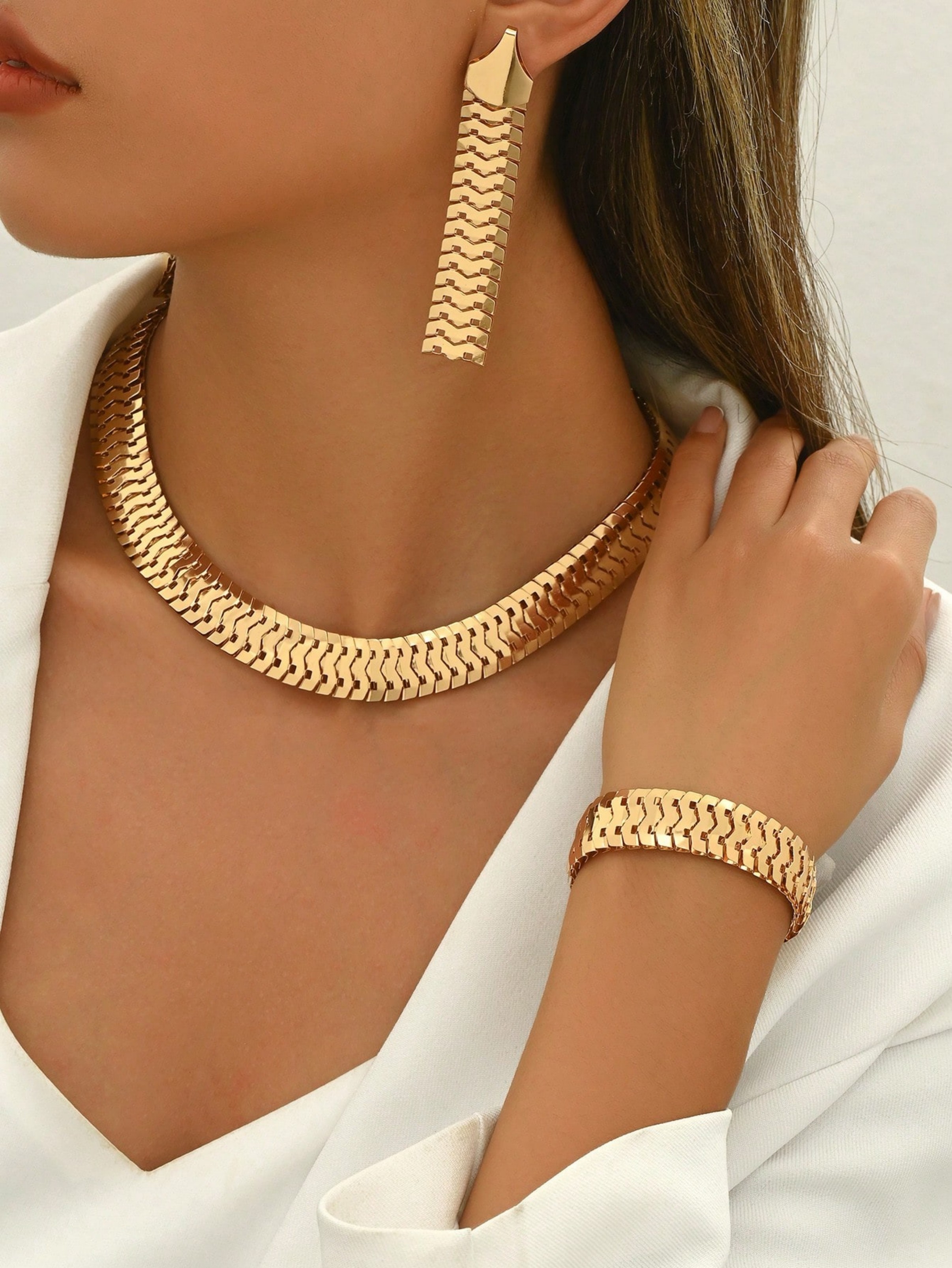 Gold Textured Choker and Bracelet Set