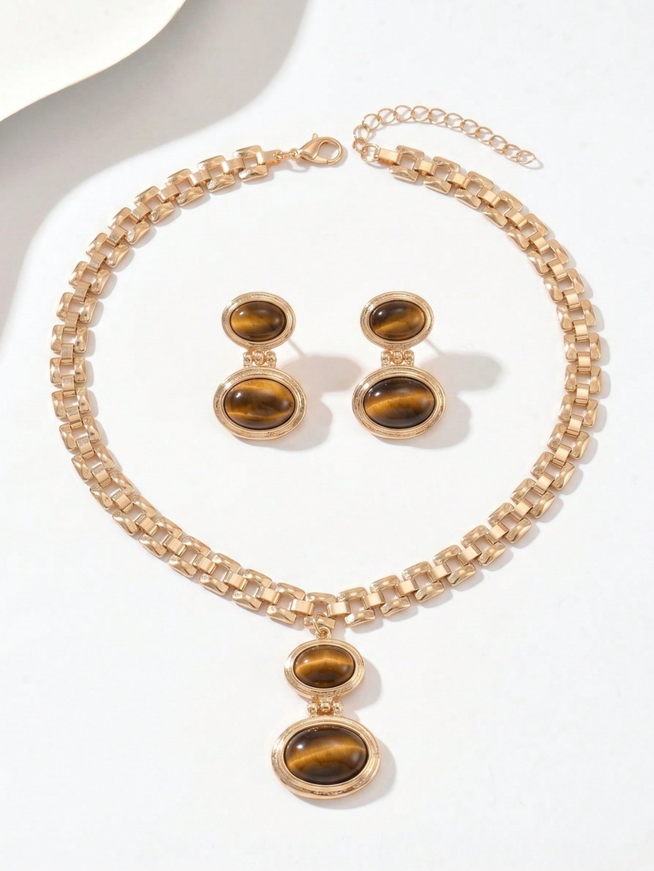 Gold Chunky Chain Pendant Necklace and Oval Amber Drop Earrings Set