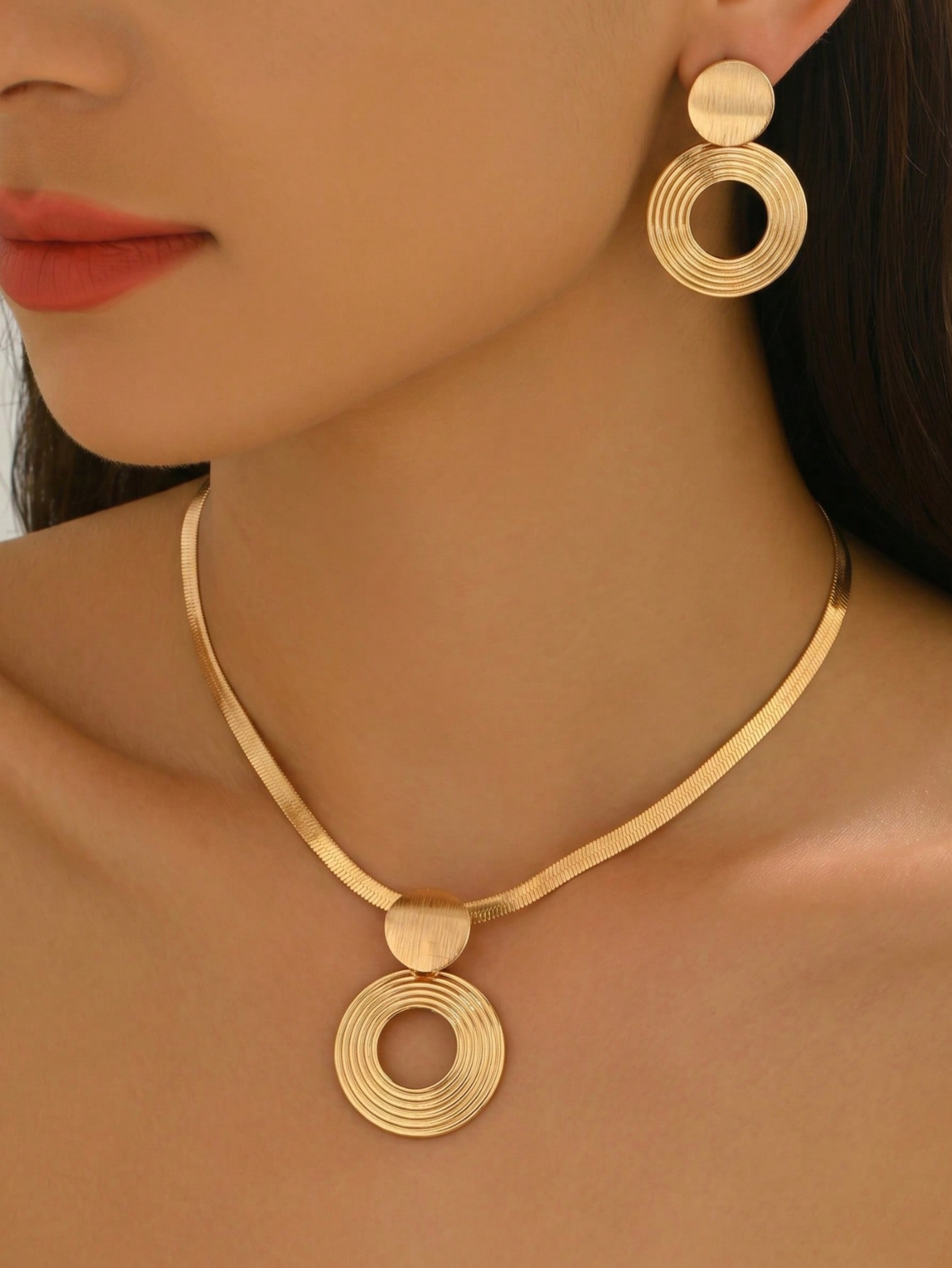 Gold Geometric Snake Chain Necklace and Earrings Set