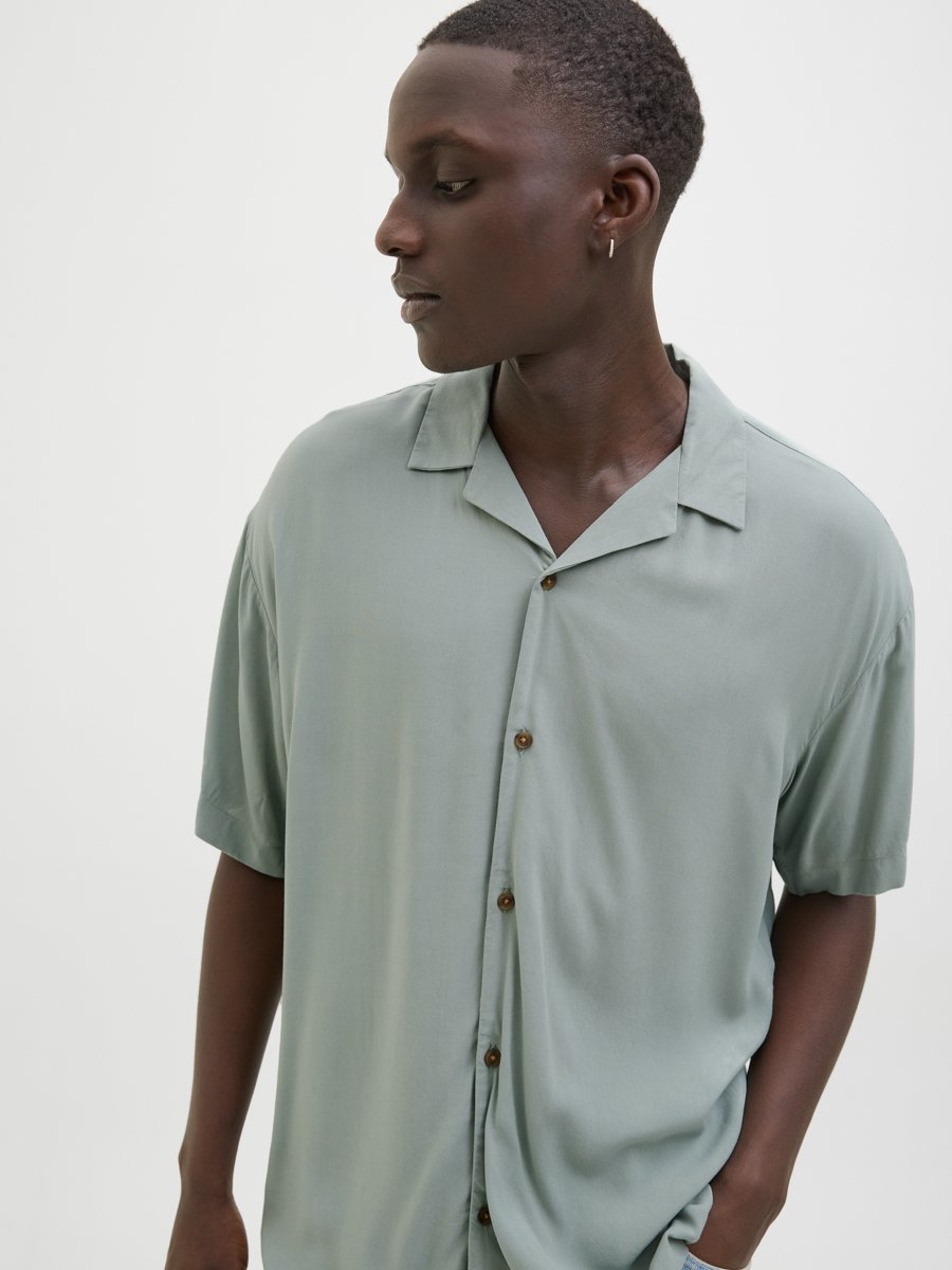 Green Resort Collar Solid Shirt
