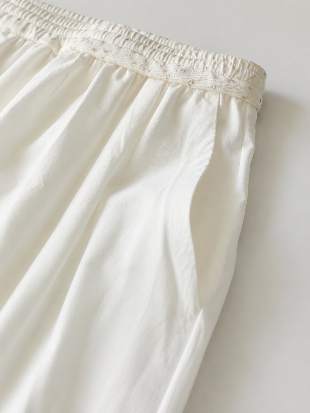 White Solid High-Waisted Wide-Leg Pants