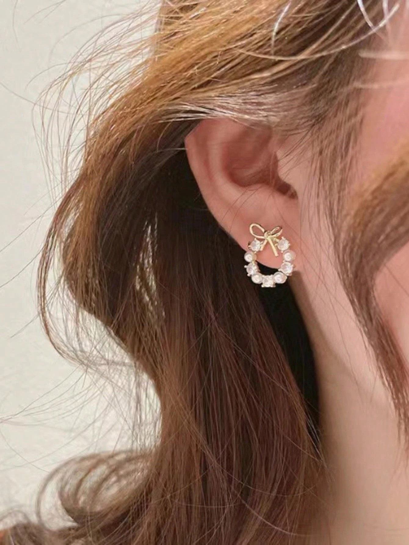 Gold Bowknot Pearl and Zircon Stud Earrings for Women - Casual Wear.