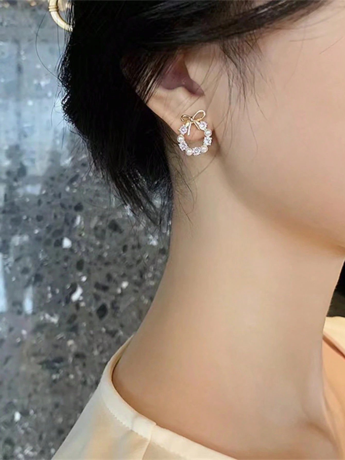 Gold Bowknot Pearl and Zircon Stud Earrings for Women - Casual Wear.