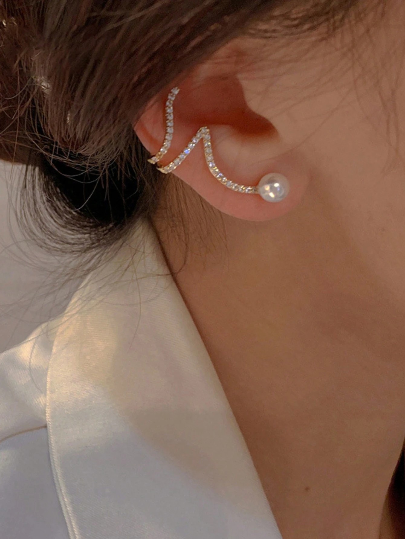 Gold Pearl and Rhinestone Stud Earrings - Casual Style.