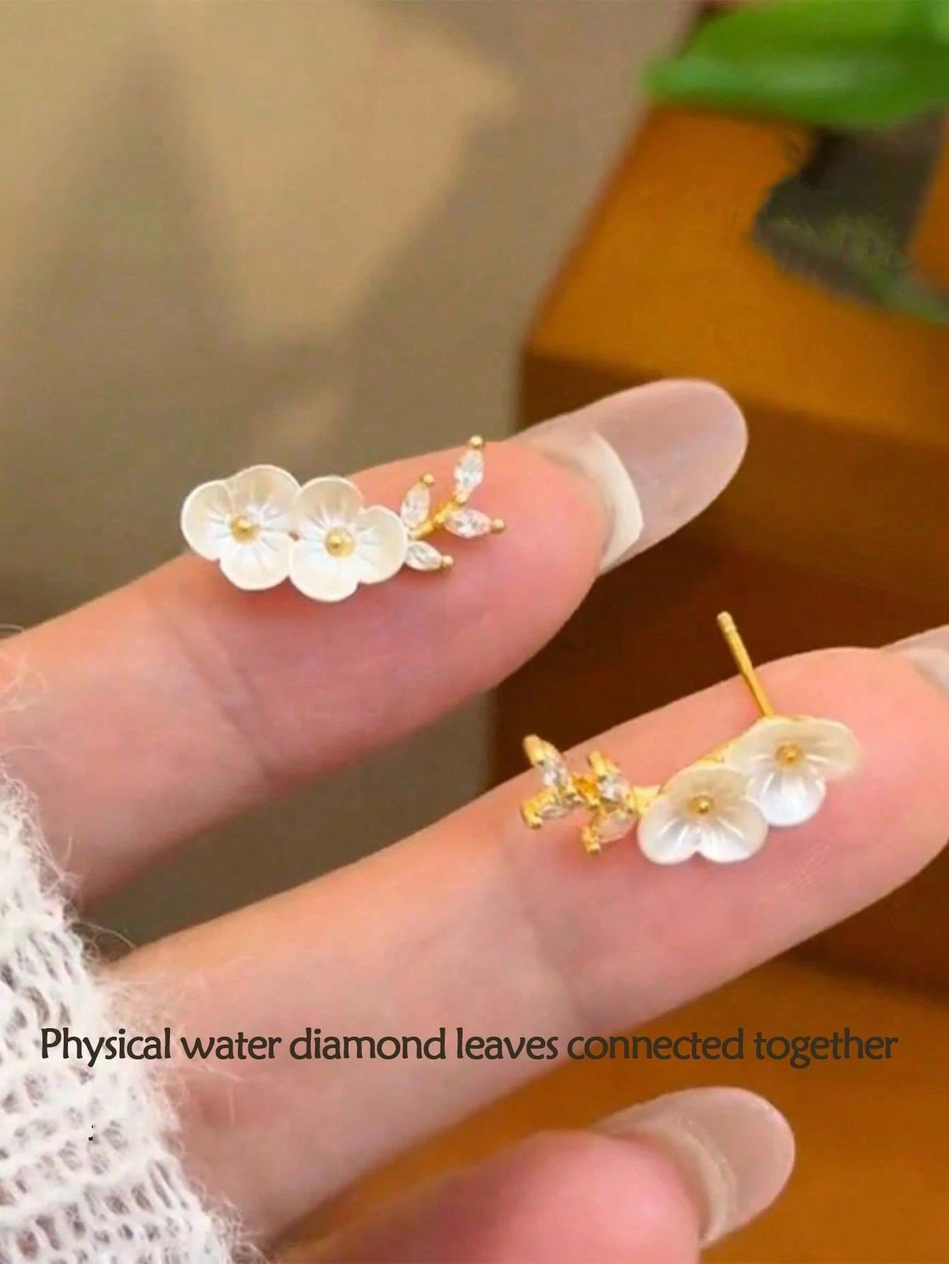 Gold-Plated Floral Stud Earrings with Mother-of-Pearl Flowers - Everyday Jewelry for Women.