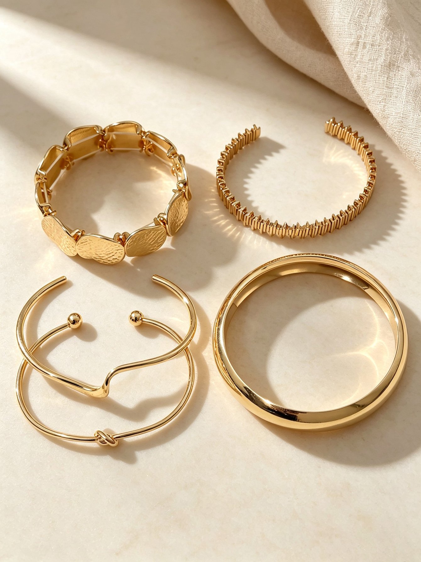 Golden Bangle Bracelet Set (5-Pack) - Casual Everyday Wear.