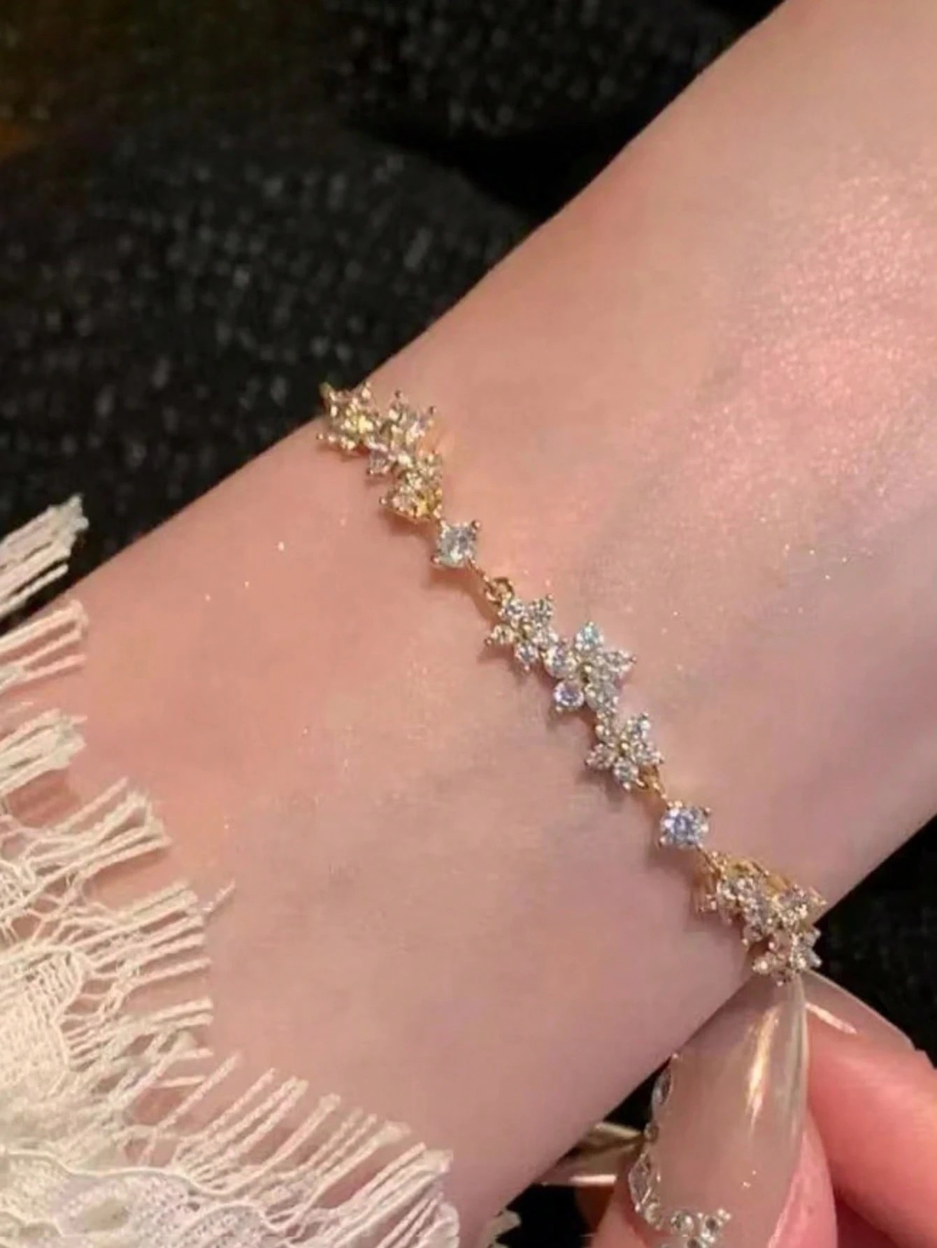 Gold Flower Charm Bracelet - Adjustable and Sparkling Daily Wear.