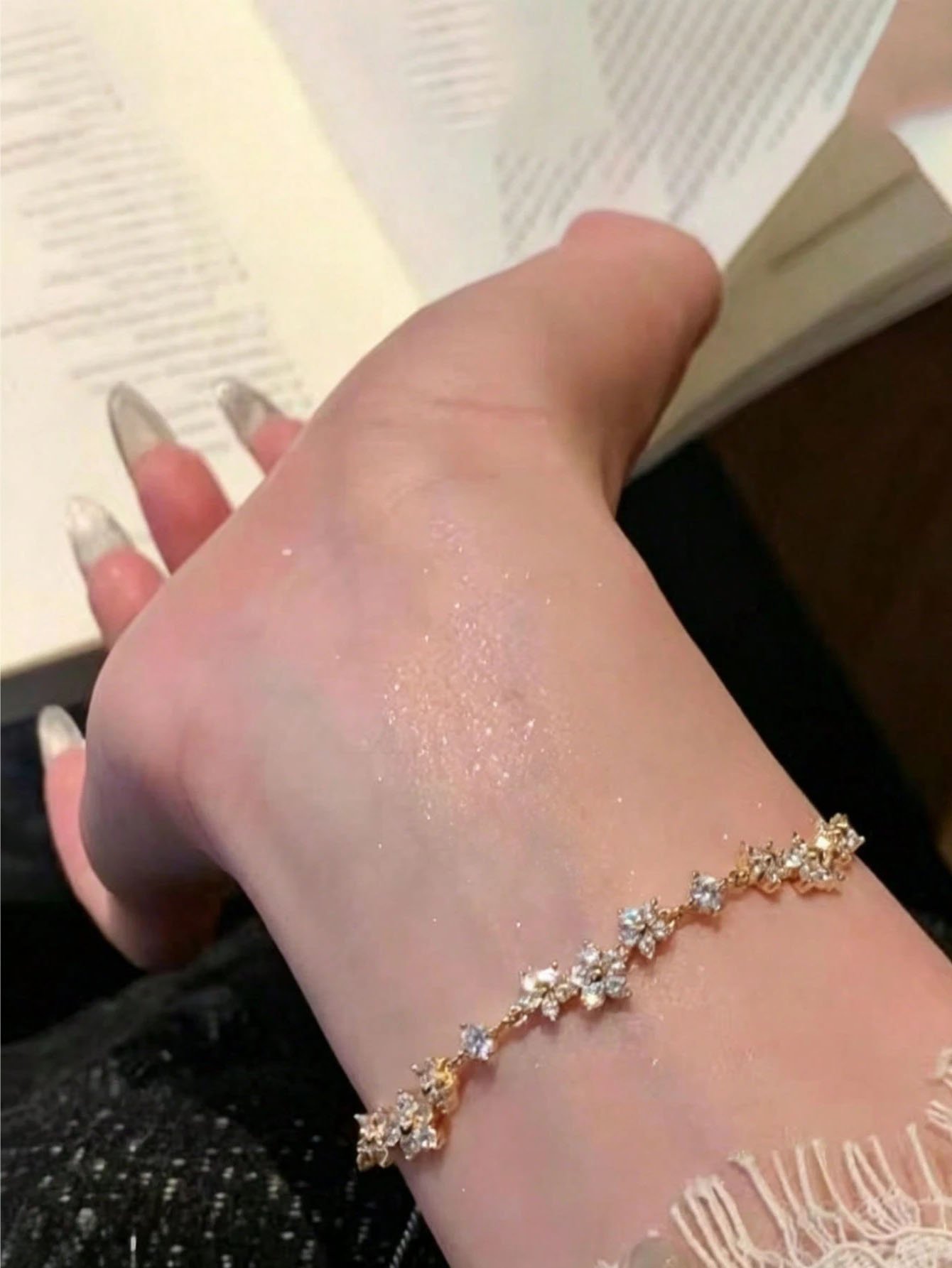 Gold Flower Charm Bracelet - Adjustable and Sparkling Daily Wear.