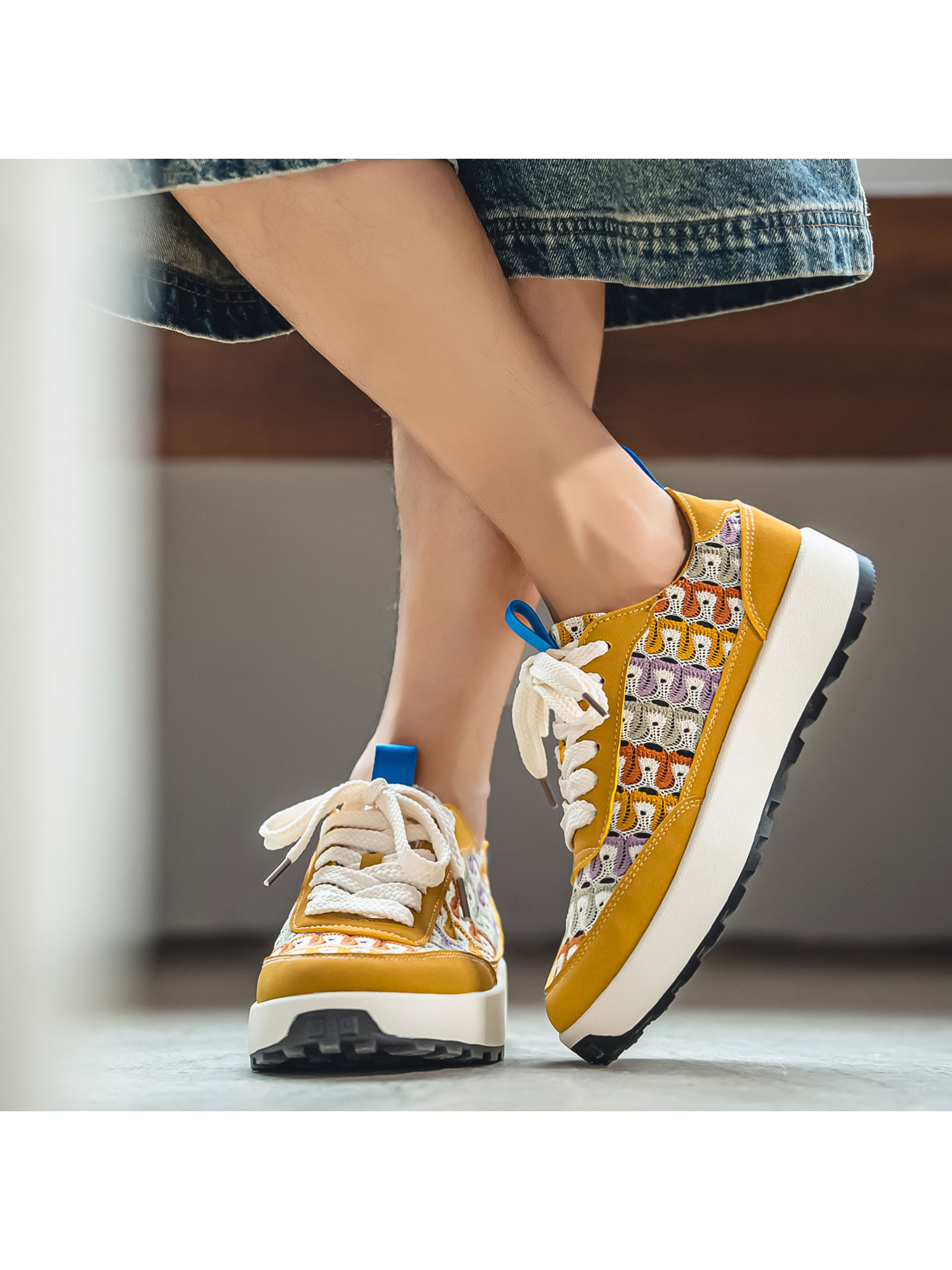 Mens Multi-Color Woven Pattern Sporty Sneakers