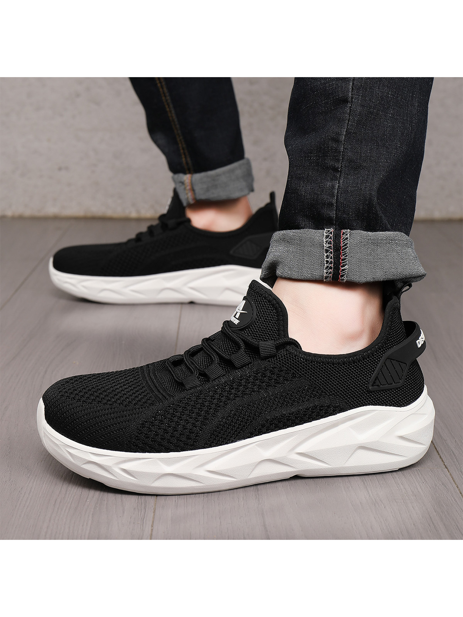 Mens Black Lightweight Sporty Sneakers