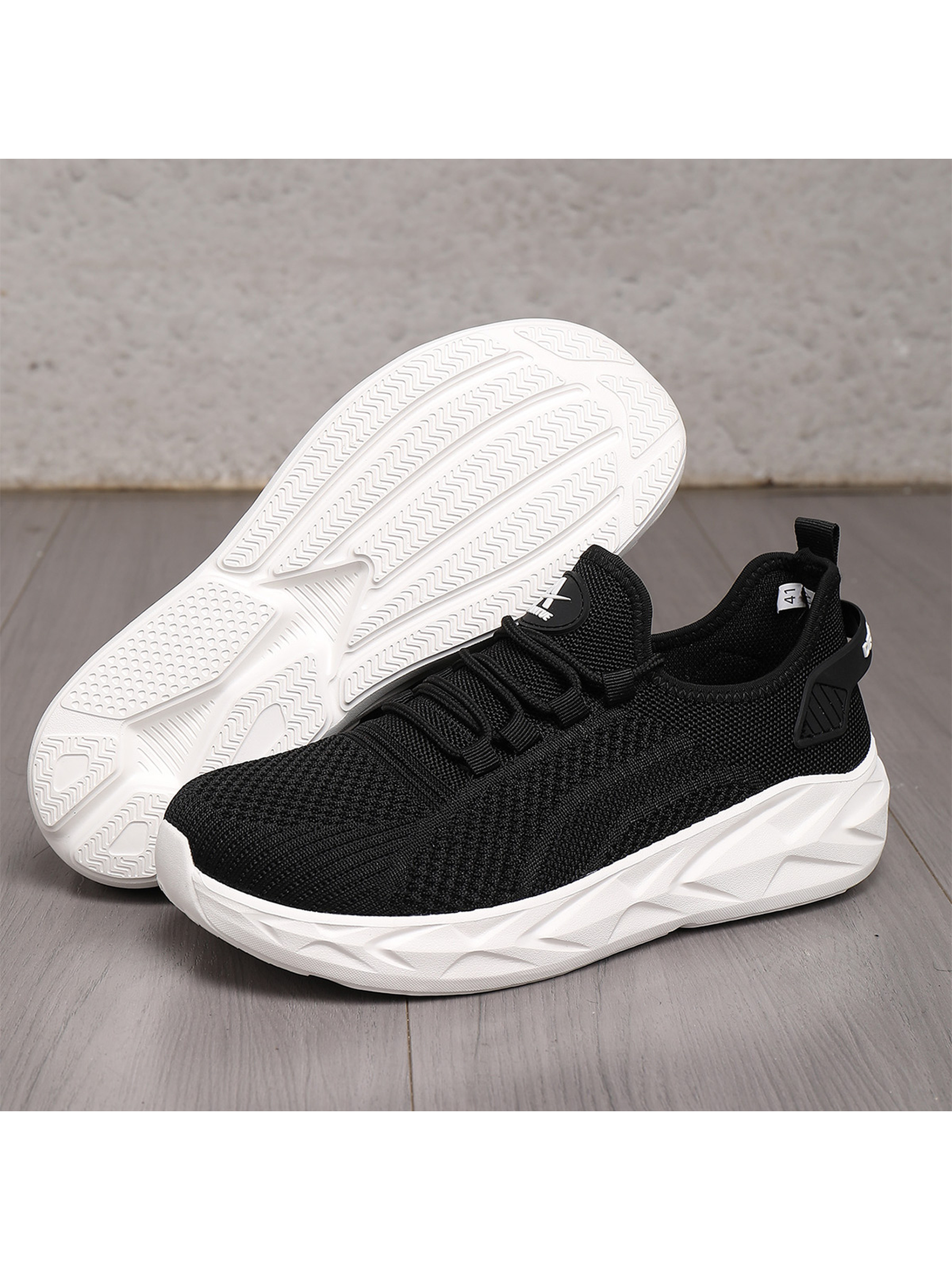 Mens Black Lightweight Sporty Sneakers