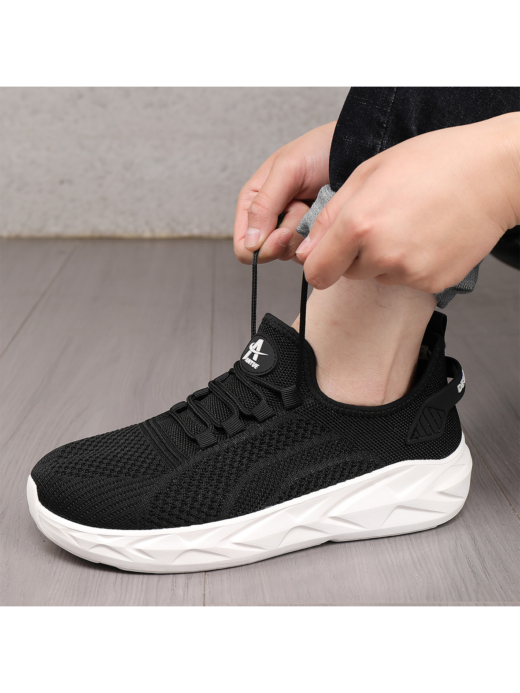 Mens Black Lightweight Sporty Sneakers