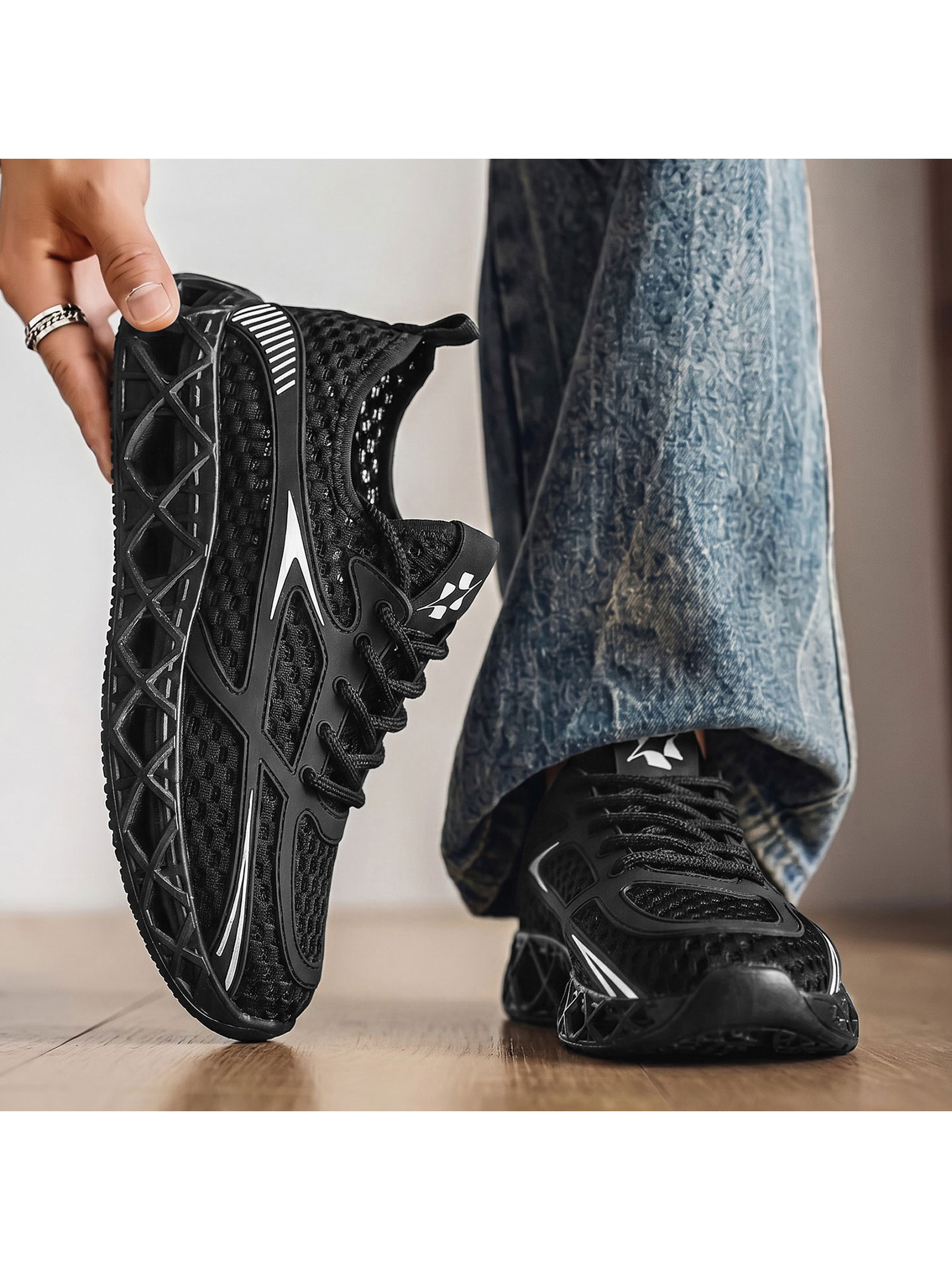 Black Mesh Breathable Sneakers