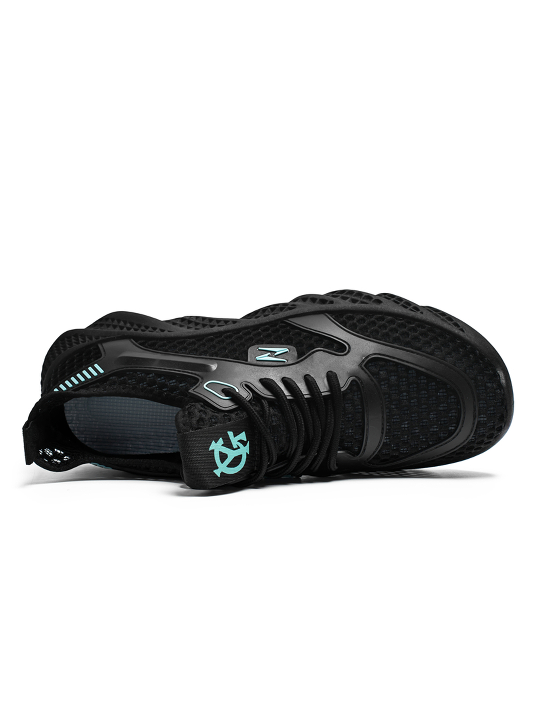 Black Mesh Breathable Sneakers