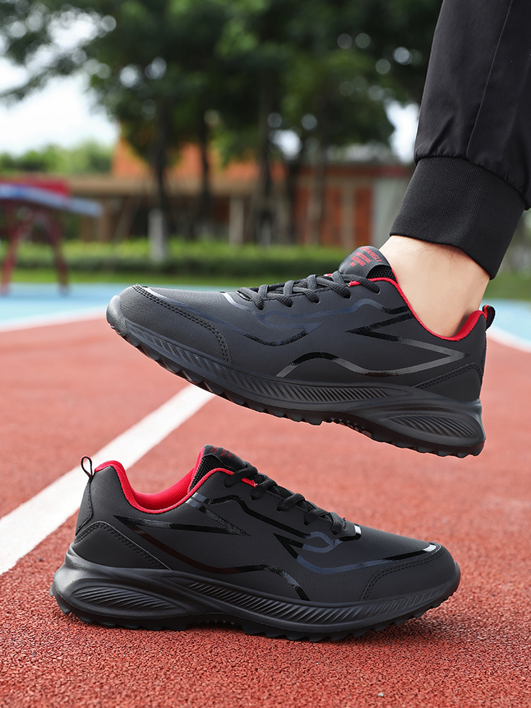 Mens Dynamic Black Sporty Sneakers